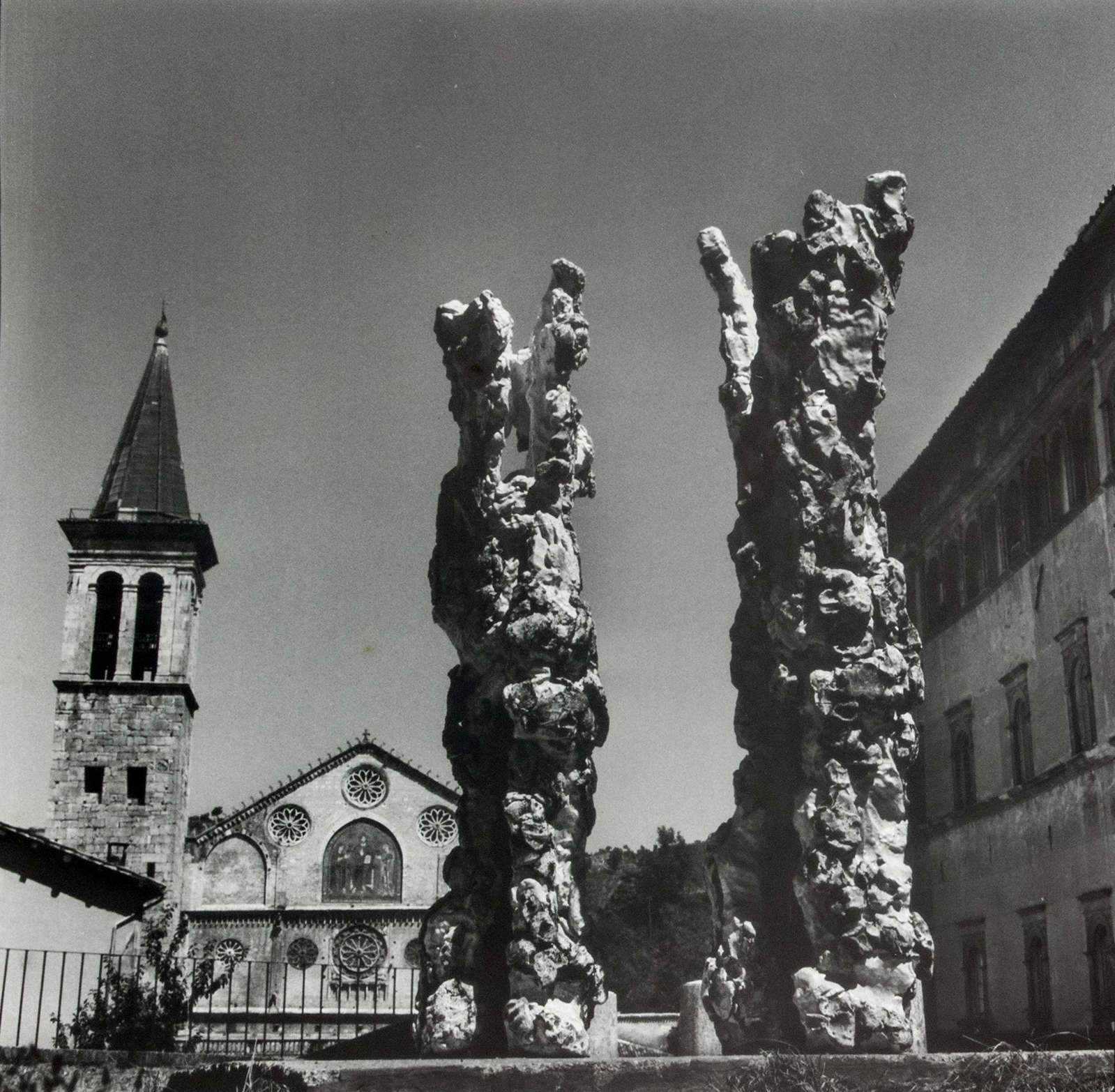The exhibition Sculptures in the City (Spoleto, 1962) photographed by Ugo Mulas The exhibition Sculptures in the City (Spoleto, 1962) photographed by Ugo Mulas