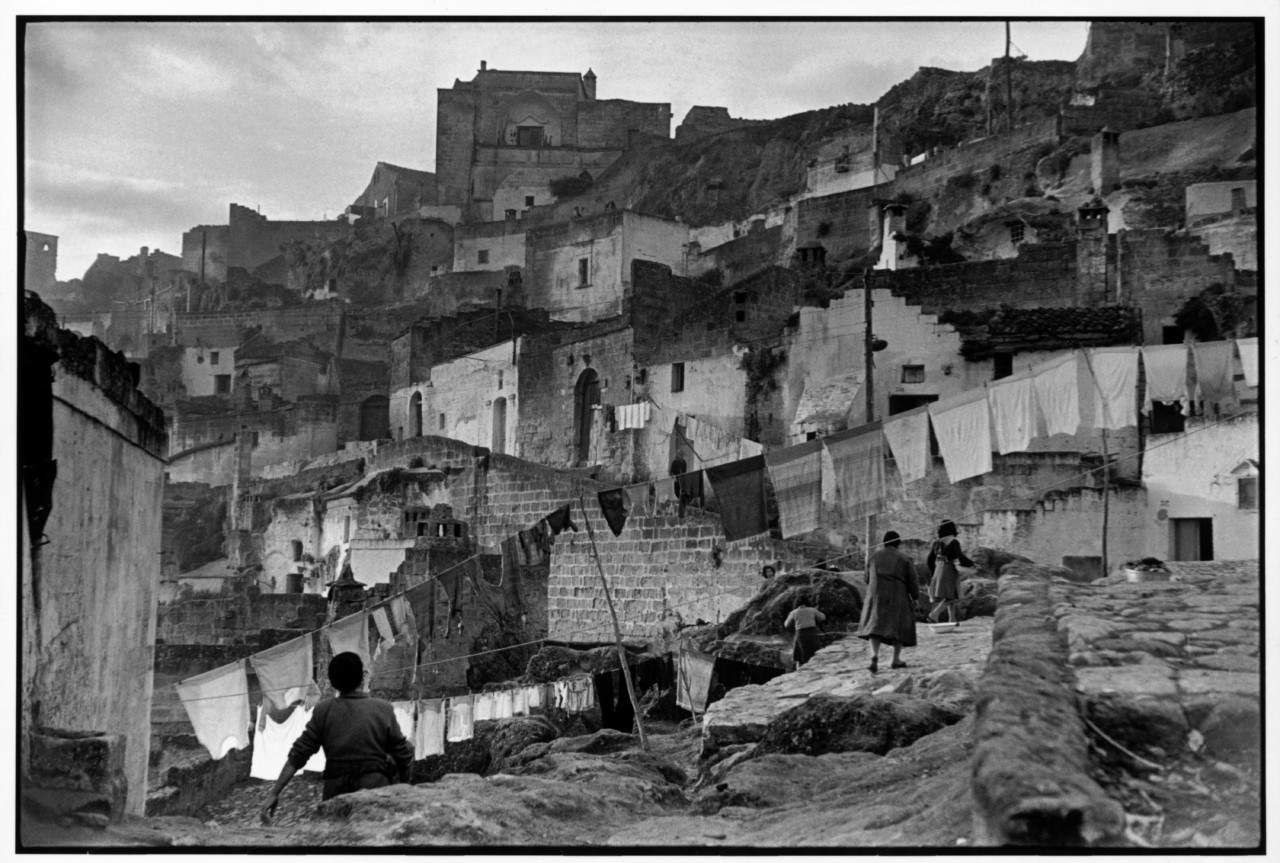 Henri Cartier-Bresson, Matera, 1951 © Fondation Henri Cartier-Bresson / Magnum Photos Henri Cartier-Bresson, Matera, 1951 © Fondation Henri Cartier-Bresson / Magnum Photos