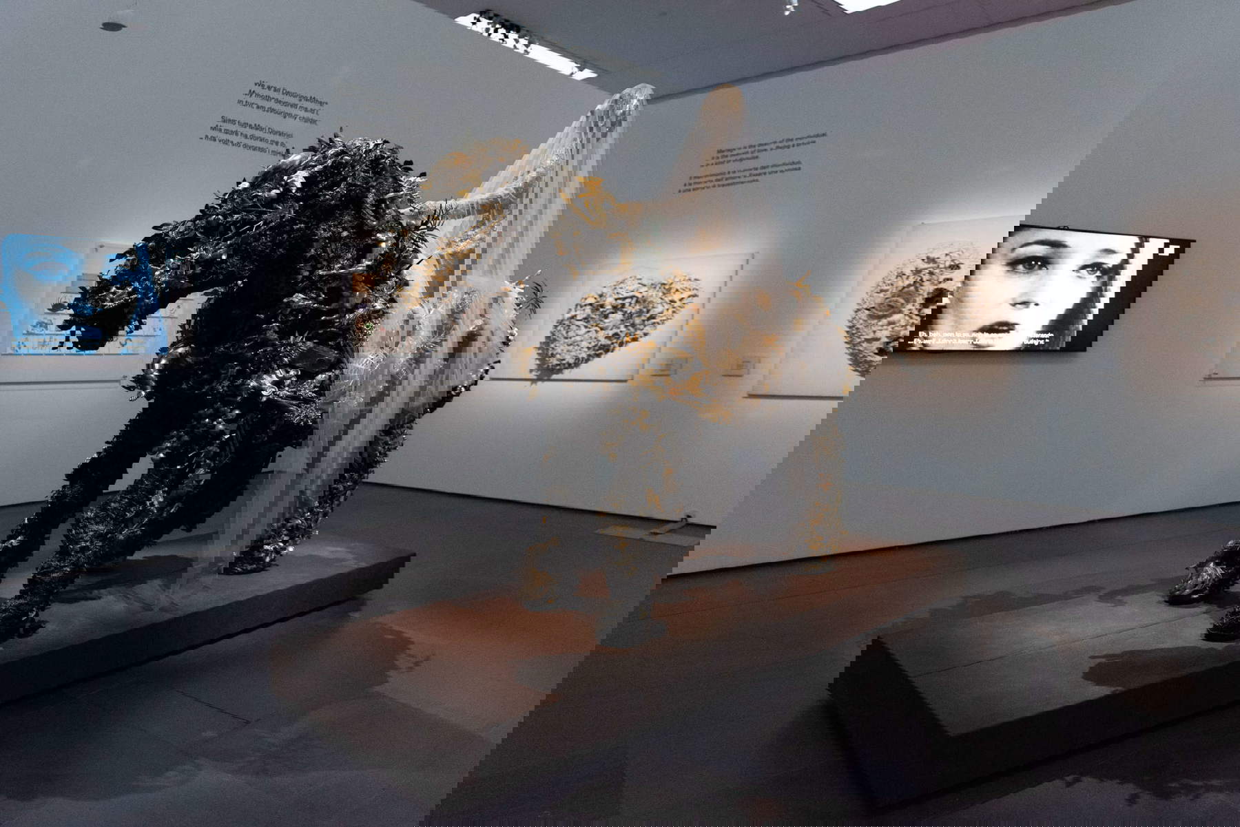 Montaje de la exposición de Niki de Saint Phalle. Foto: Carlotta Coppo