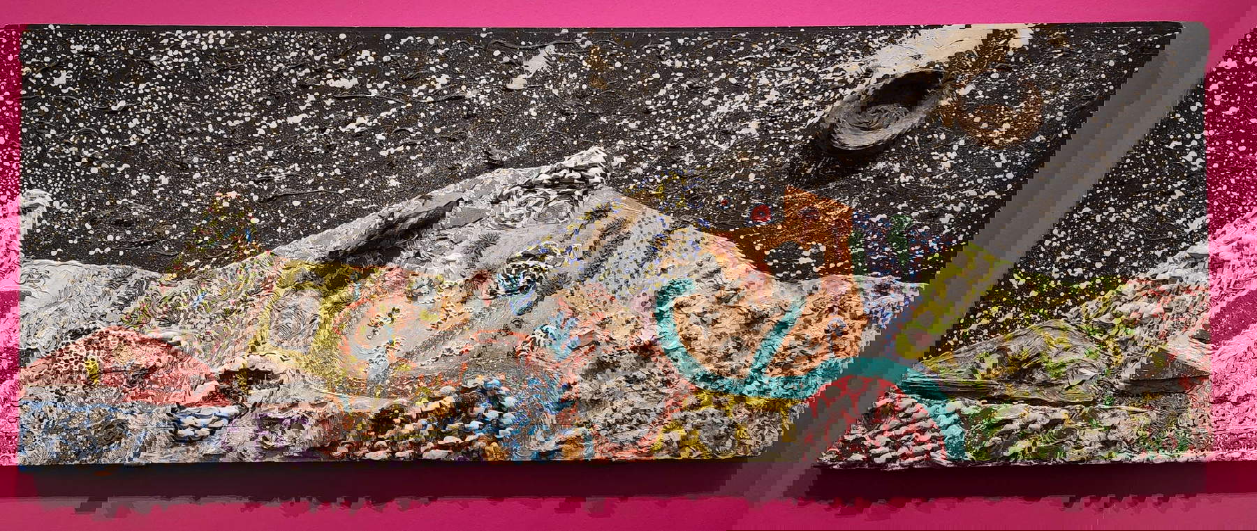 Niki de Saint Phalle, Nightscape (1959; escayola, pintura, objetos diversos, contrachapado sobre panel de madera; Hannover, Sprengel Museum)