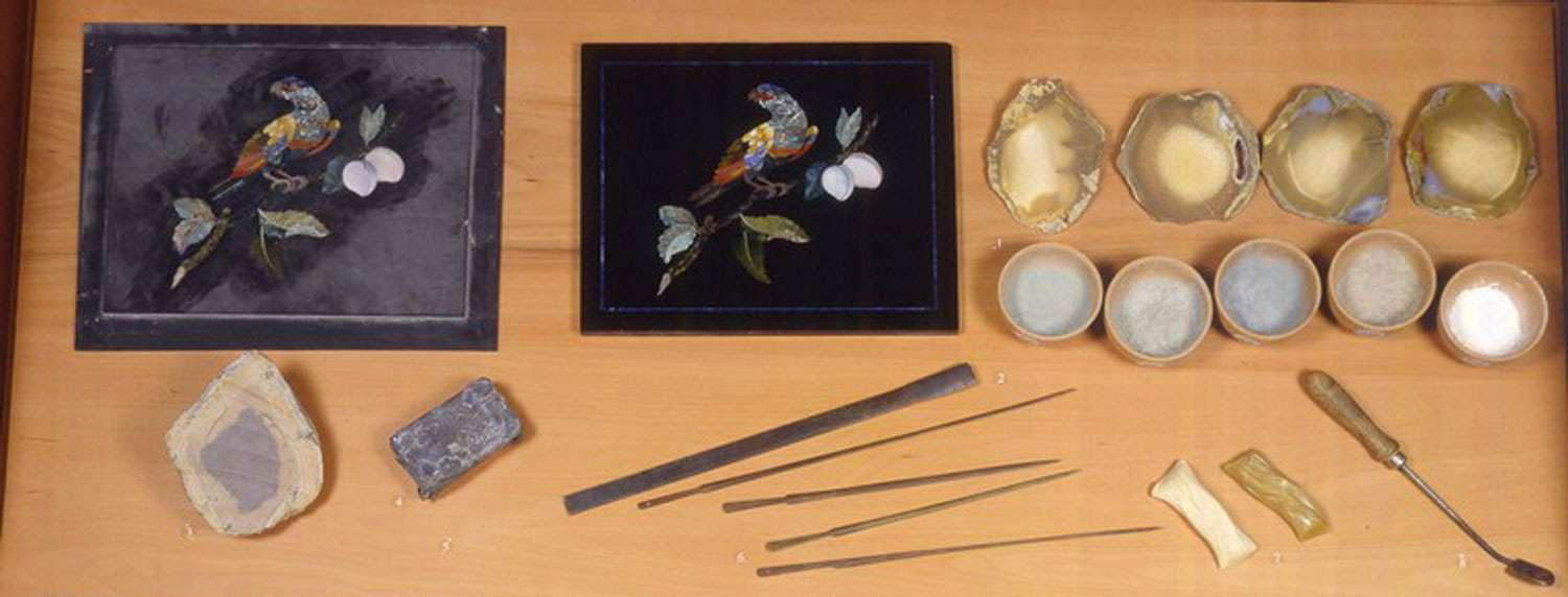 Phases exécutives d'une œuvre en commesso florentin. Photo : Opificio delle Pietre Dure Phases exécutives d'une œuvre en commesso florentin. Photo : Opificio delle Pietre Dure