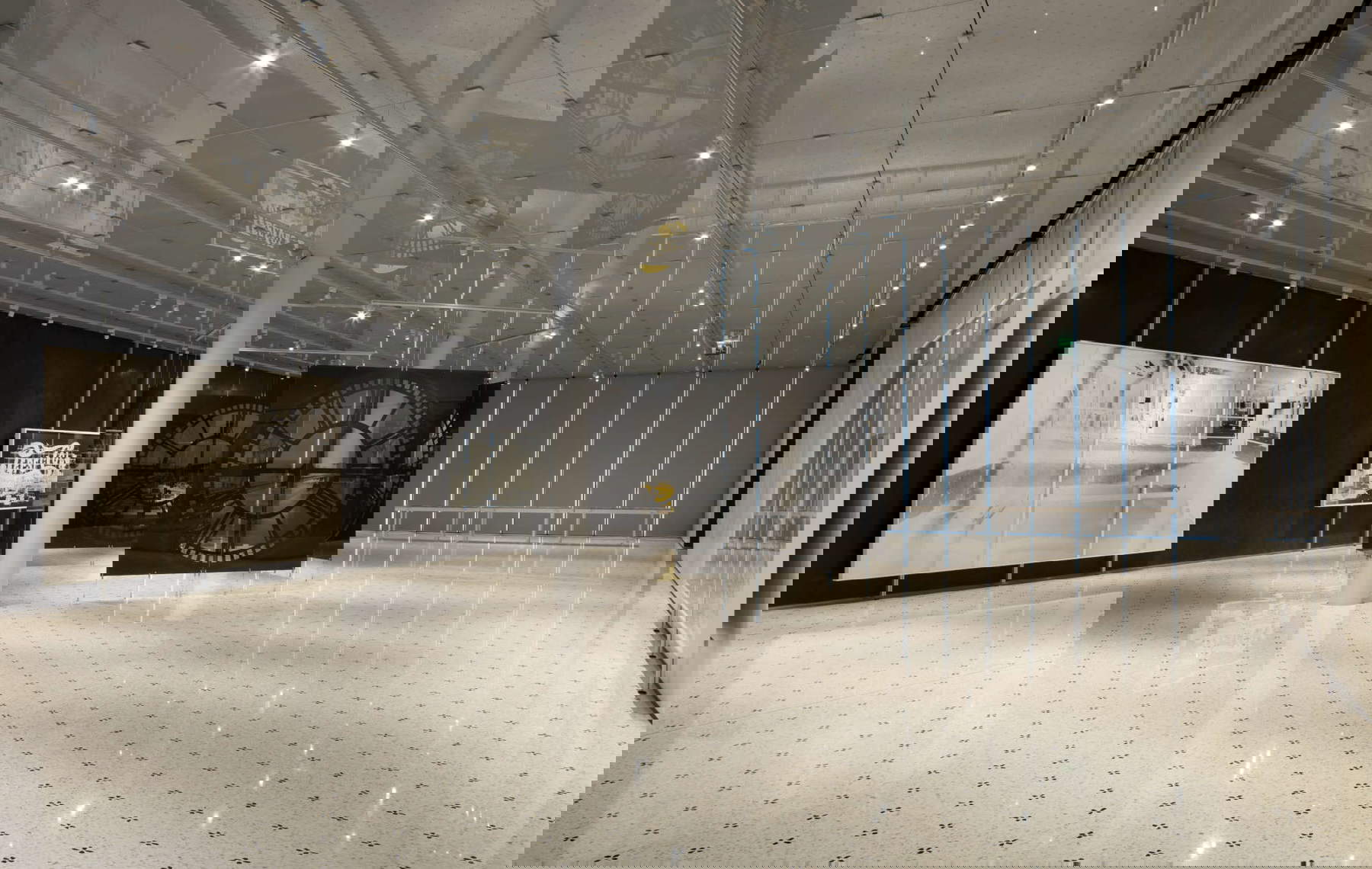 Montaje de la exposición 'Vera Lutter. Espectacular'. Montaje de la exposición 'Vera Lutter. Espectacular'.