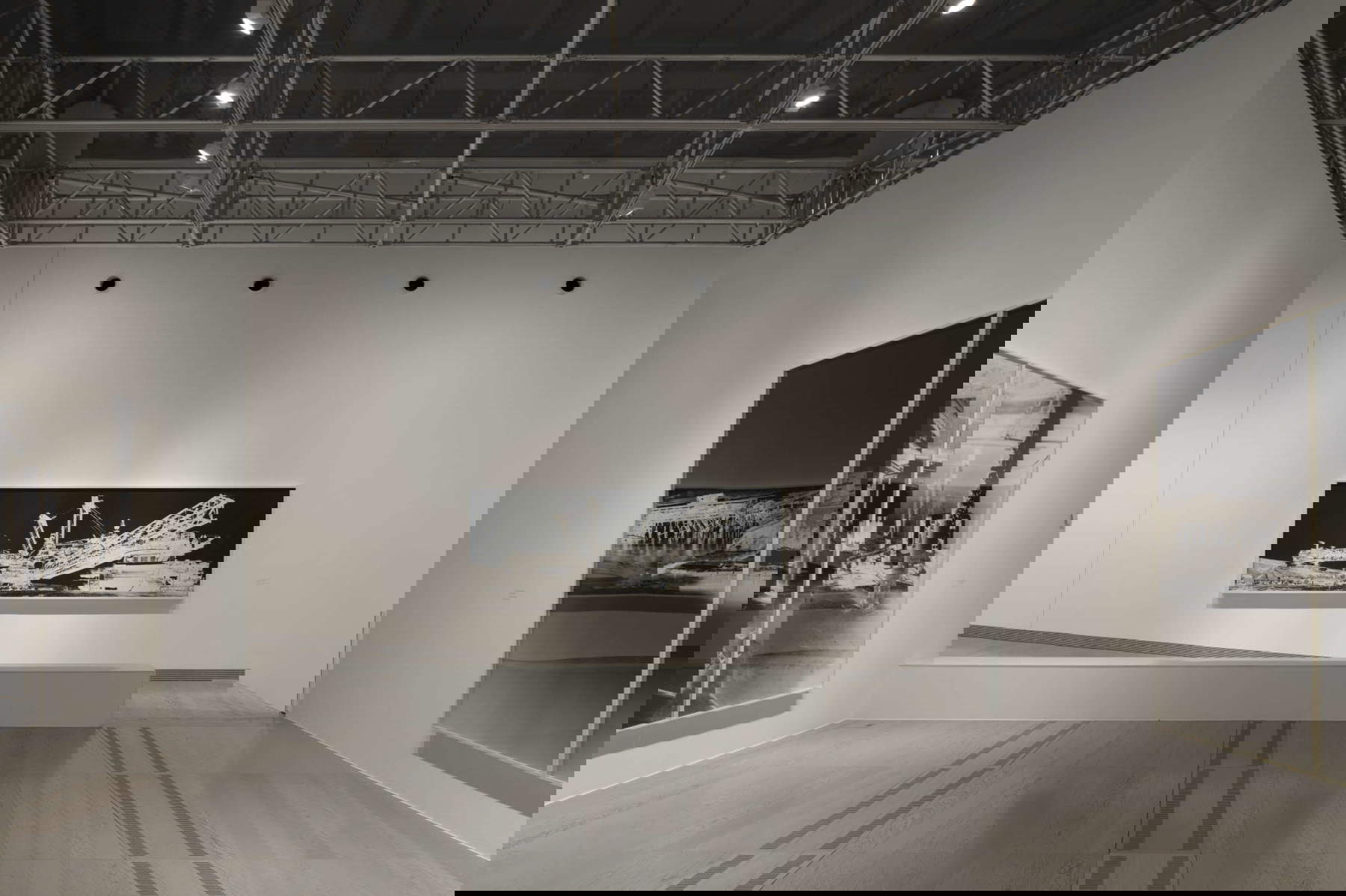 Montaje de la exposición 'Vera Lutter. Espectacular'. Montaje de la exposición 'Vera Lutter. Espectacular'.