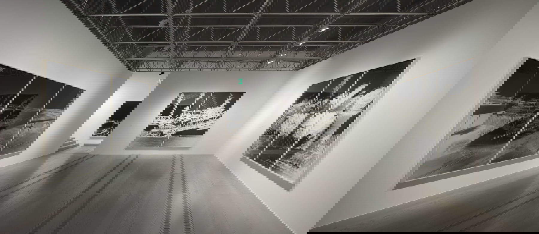 Montaje de la exposición 'Vera Lutter. Espectacular'. Montaje de la exposición 'Vera Lutter. Espectacular'.