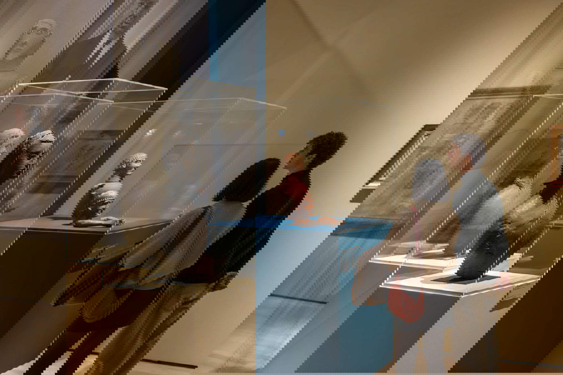 Mise en place de l'exposition sur les Étrusques du XXe siècle