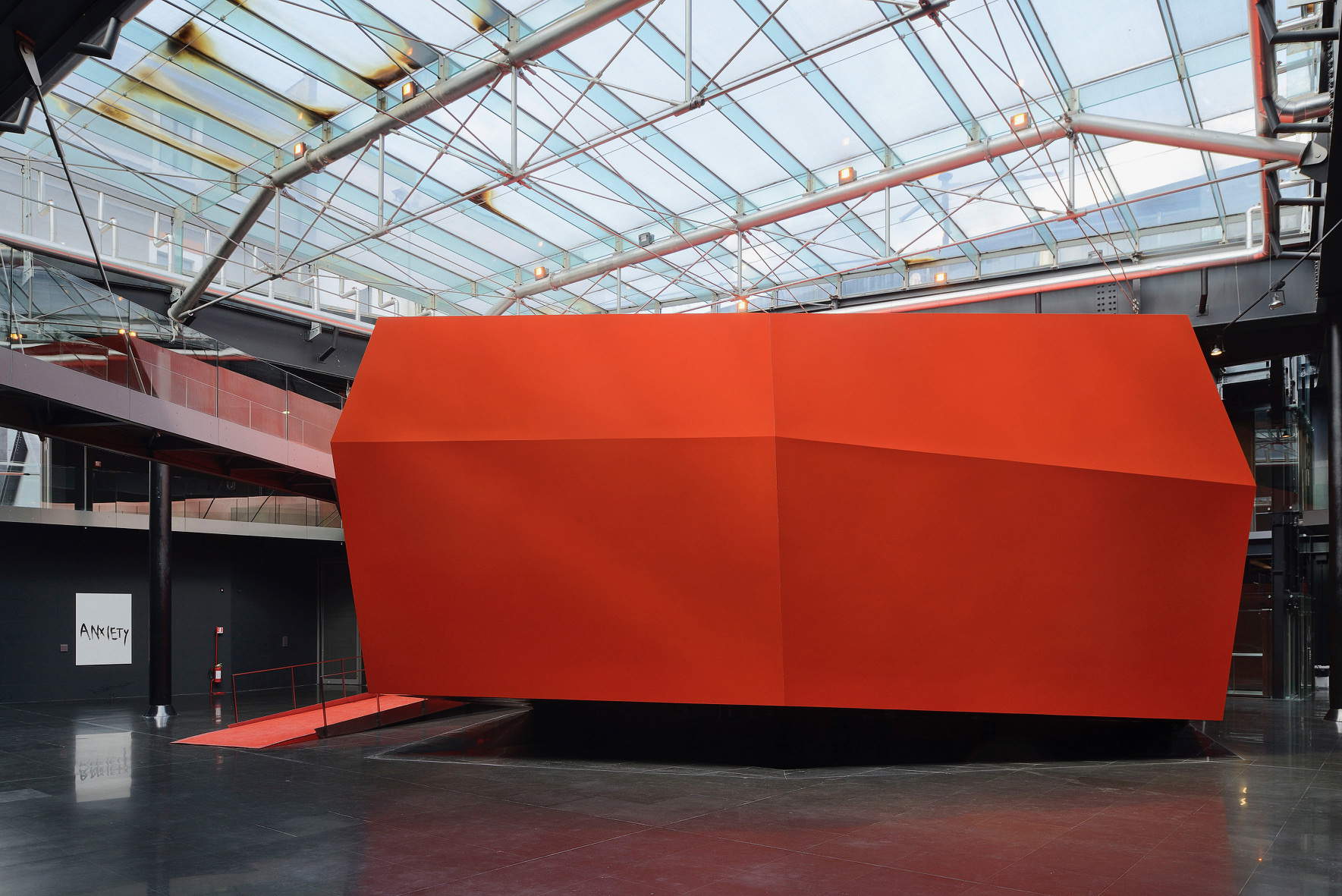 Allestimenti della prima mostra di Luca Lo Pinto al Macro, Editoriale, 2020. Allestimenti della prima mostra di Luca Lo Pinto al Macro, Editoriale, 2020.