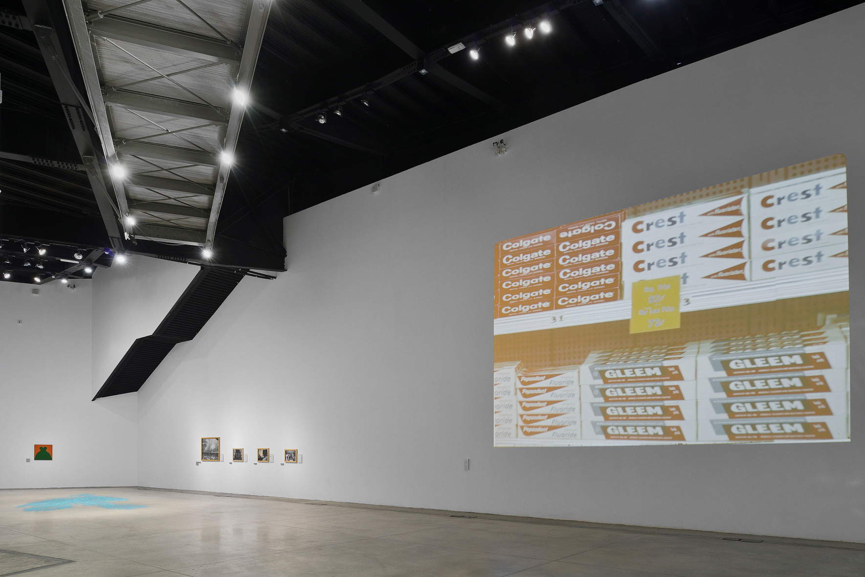 Allestimenti della prima mostra di Luca Lo Pinto al Macro, Editoriale, 2020. Allestimenti della prima mostra di Luca Lo Pinto al Macro, Editoriale, 2020.