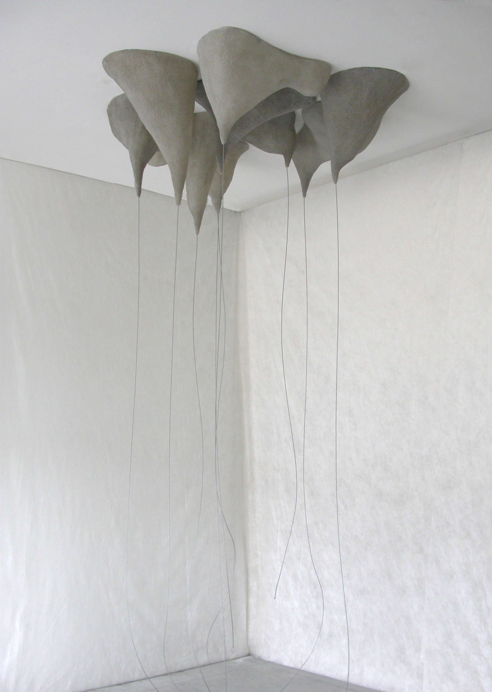 Andrea Marini, Filamenti (2005; fiberglass, resin, sand, steel cables height 310 cm) Andrea Marini, Filamenti (2005; fiberglass, resin, sand, steel cables height 310 cm)