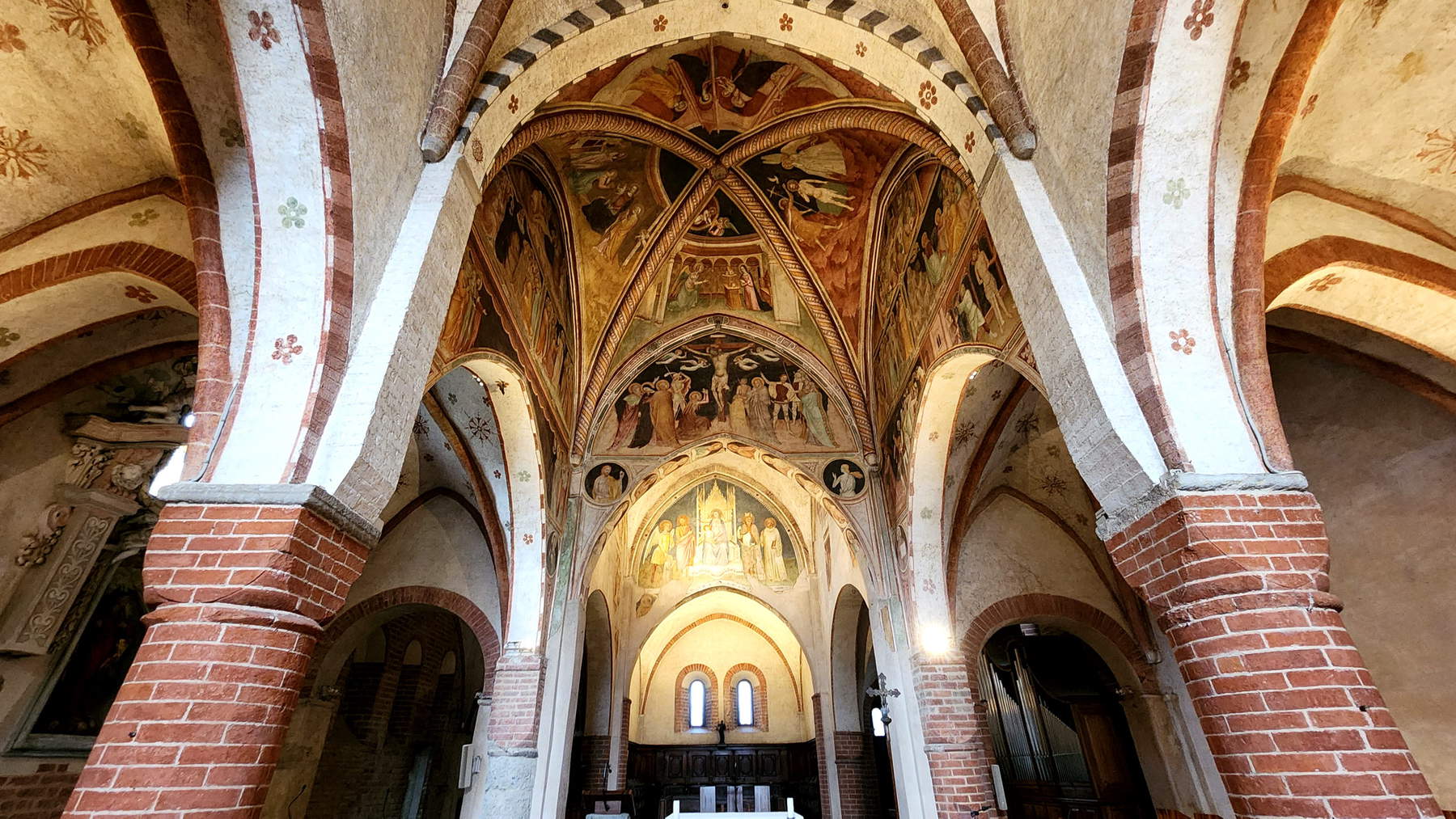 Das Innere der Abteikirche Das Innere der Abteikirche