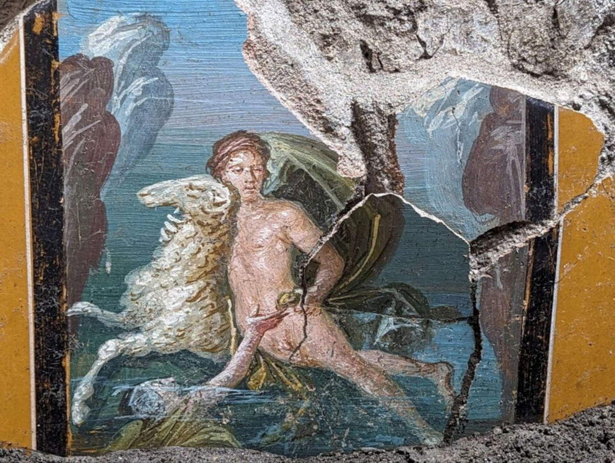 Pompei, rinvenuto un nuovo affresco in ottimo stato di conservazione con il mito di Frisso ed Elle