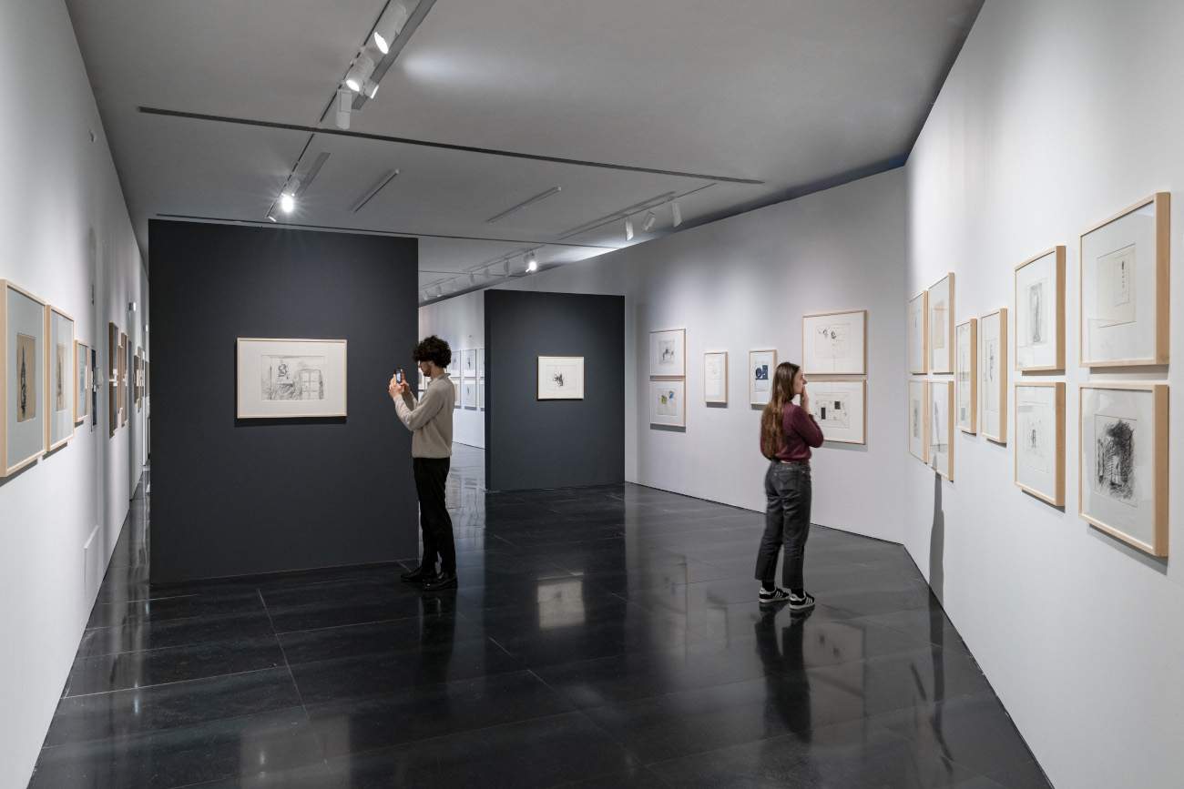 Le Museo Novecento de Florence accueille une centaine de dessins de Jannis Kounellis