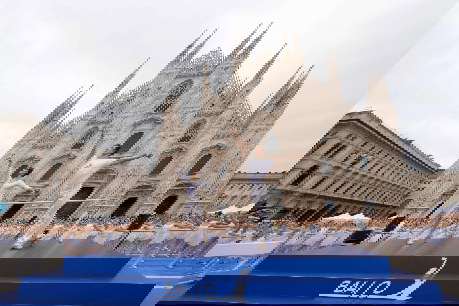 Il Ballo in Bianco di Roberto Bolle in piazza Duomo a Milano. Foto: Andre Uspenski