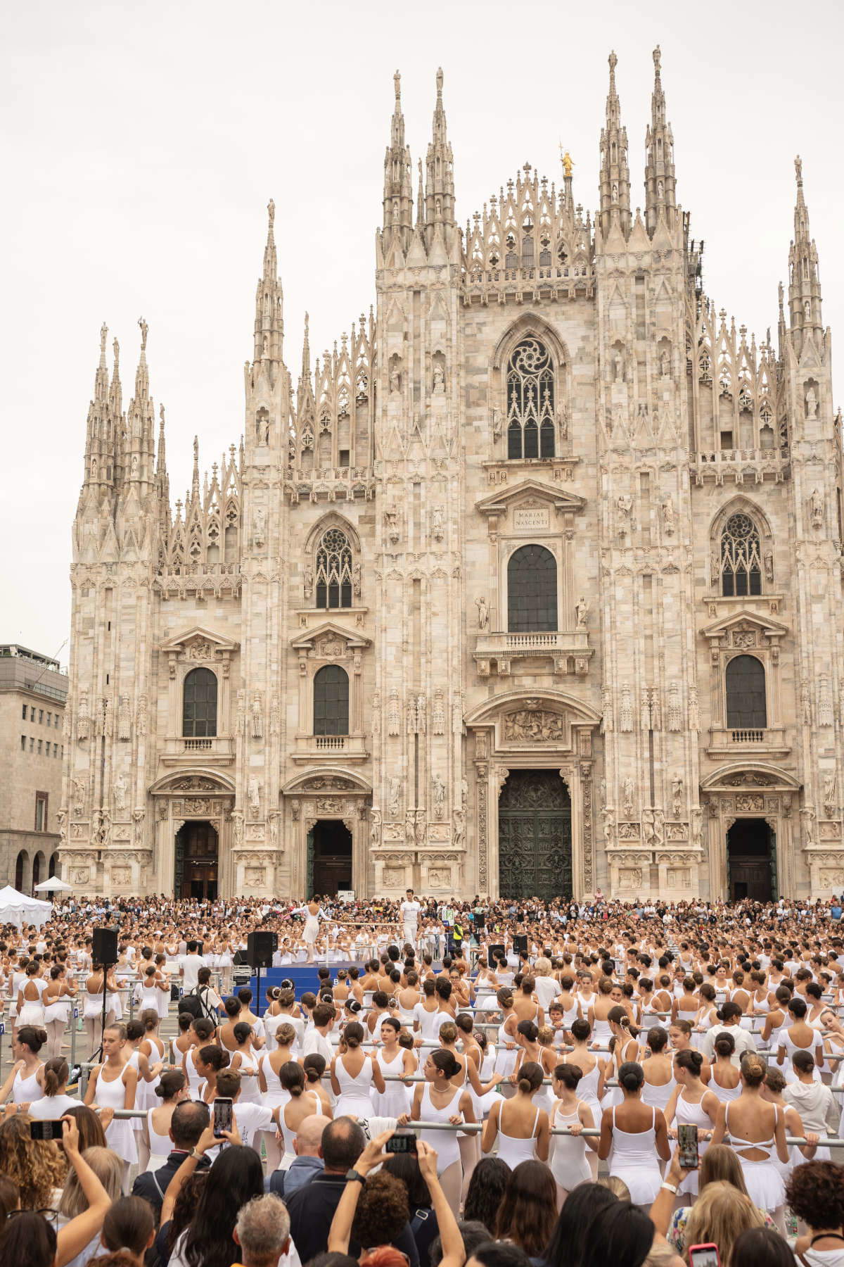 Il Ballo in Bianco di Roberto Bolle in piazza Duomo a Milano. Foto: Andre Uspenski