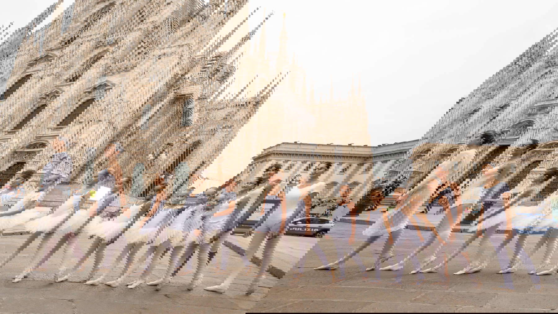 Il Ballo in Bianco di Roberto Bolle in piazza Duomo a Milano. Foto: Andre Uspenski