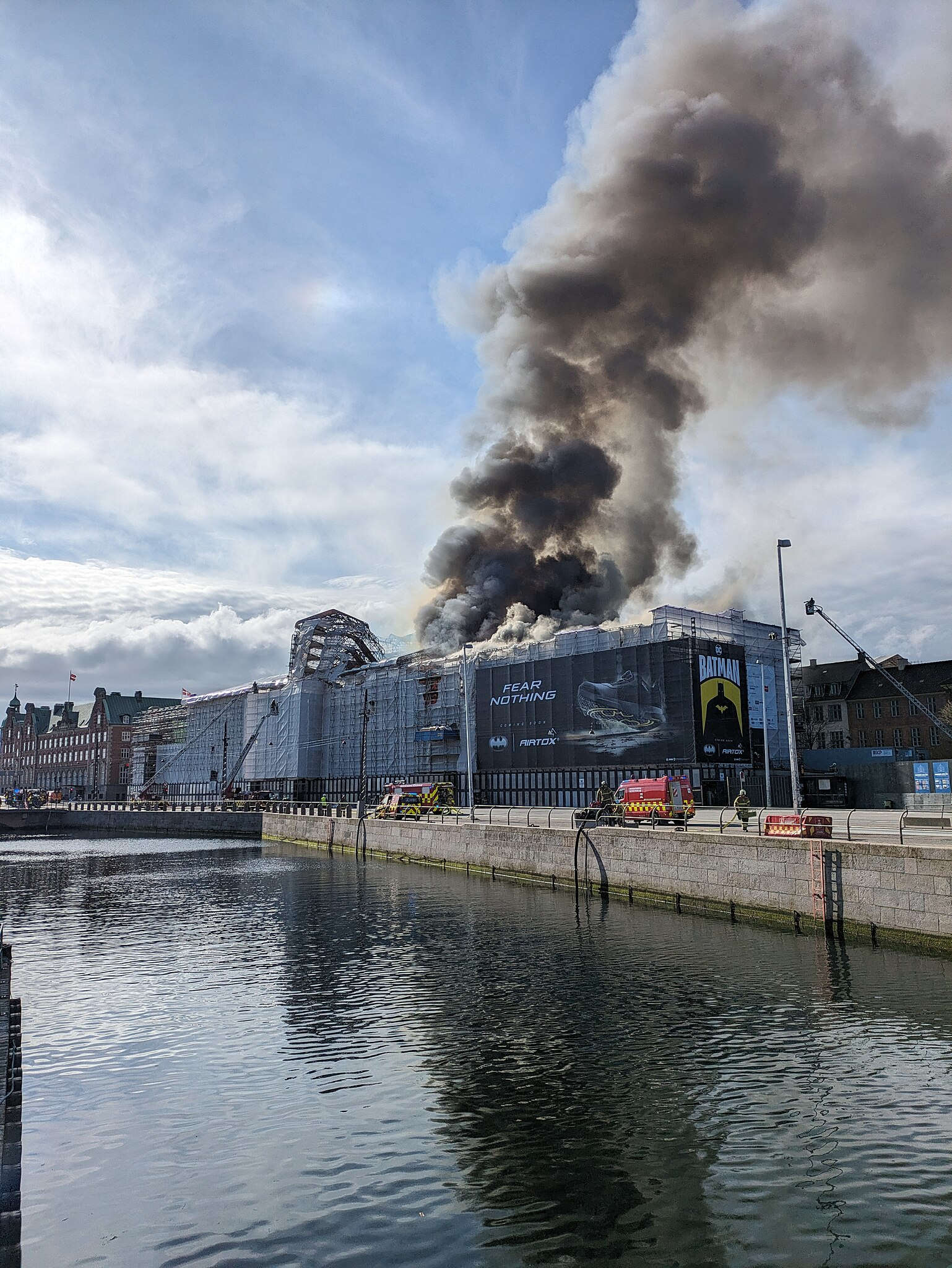 Incendio della Borsa di Copenaghen. Foto: Wikimedia/Penguin