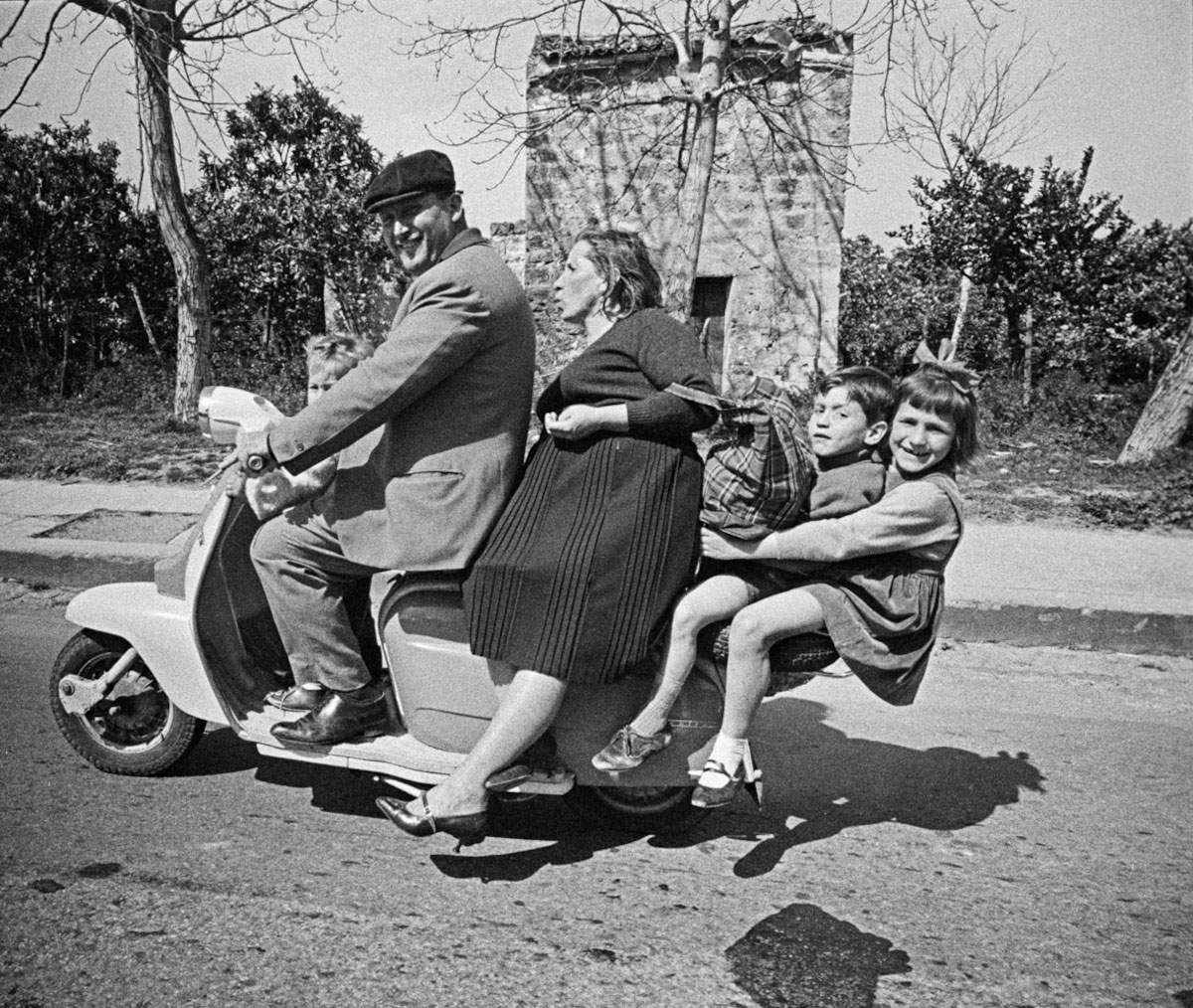 A Pordenone, pour la première fois en Italie, une sélection de clichés des Italiens de Bruno Barbey.