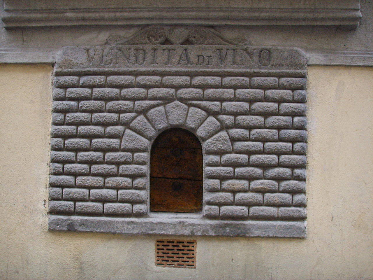 Agujero del vino en Via del Giglio, Florencia. Foto: Francesco Bini Agujero del vino en Via del Giglio, Florencia. Foto: Francesco Bini