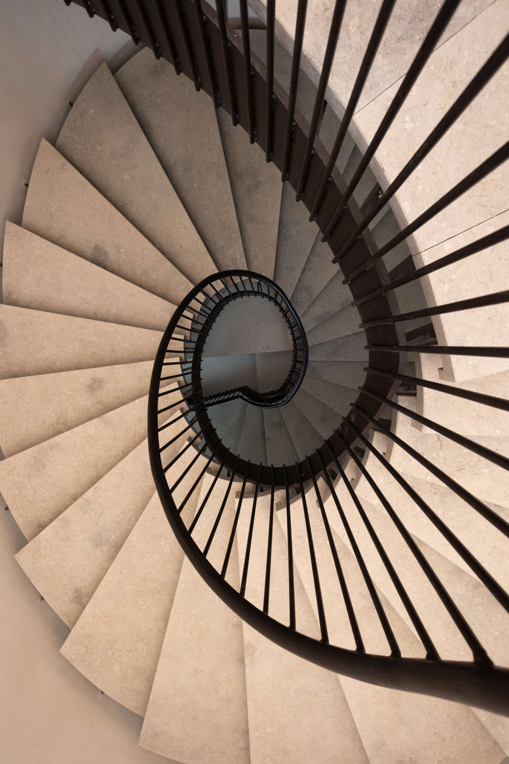Carsten Höller, Oval staircase. Photo: Massimo Pistore, courtesy of Berggruen Arts and Culture. Carsten Höller, Oval staircase. Photo: Massimo Pistore, courtesy of Berggruen Arts and Culture.
