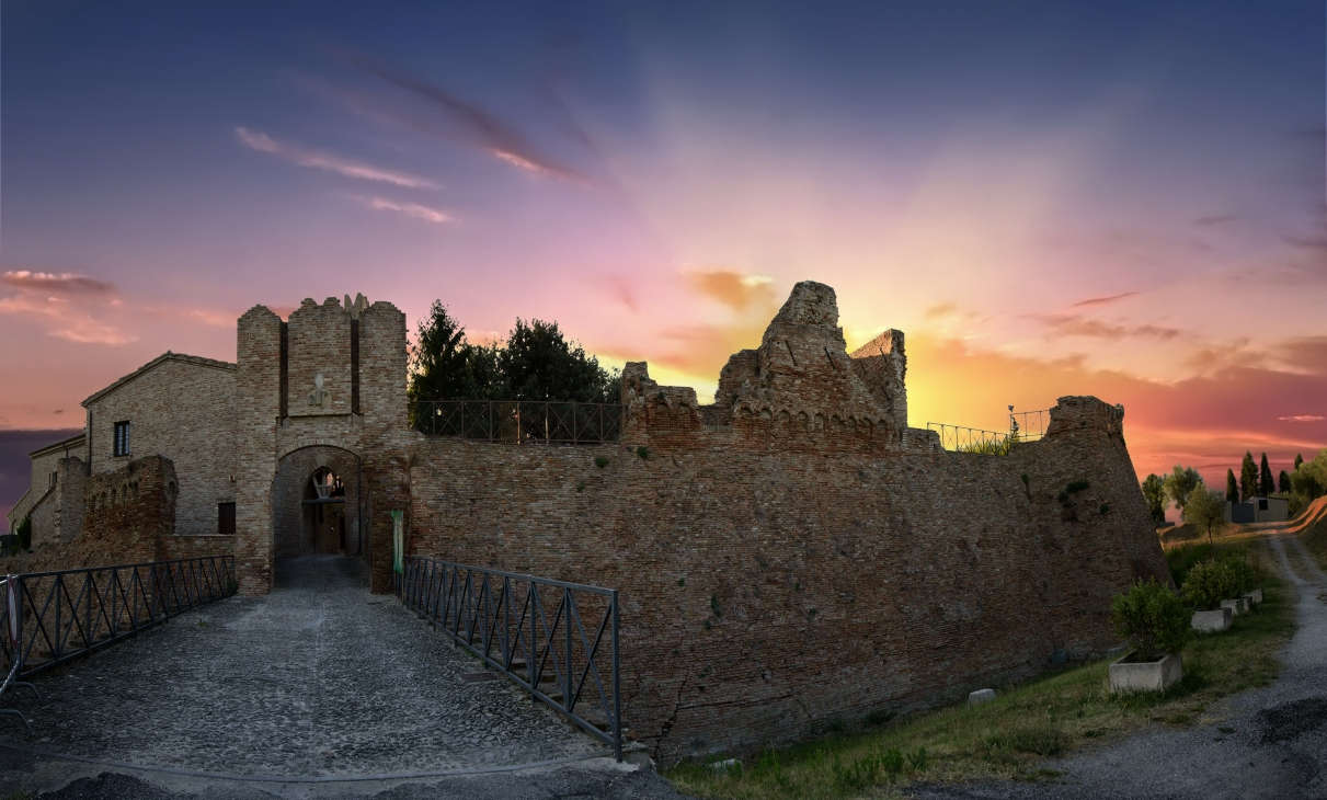 Château de Coriano. Photo : Antonio Morri Château de Coriano. Photo : Antonio Morri