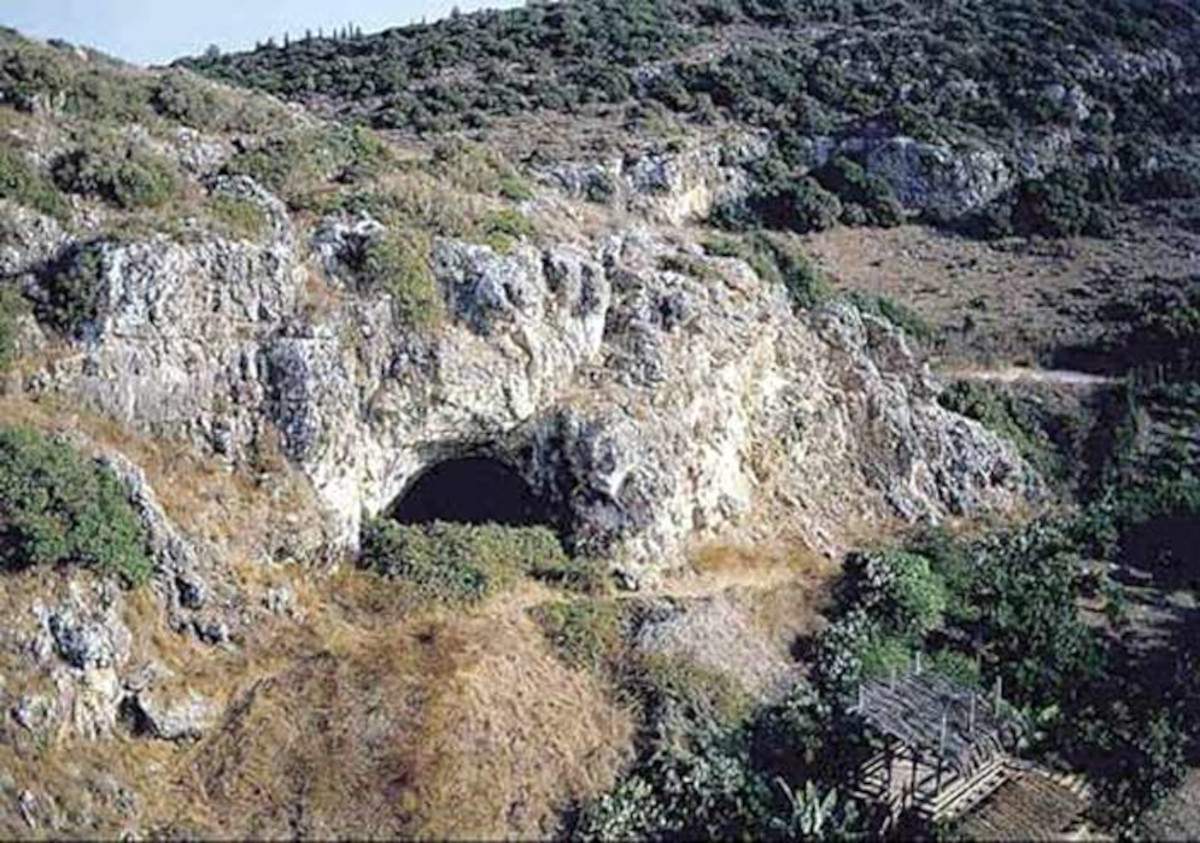 Archaeologists discover the oldest use of a plant dye in an Israeli cave