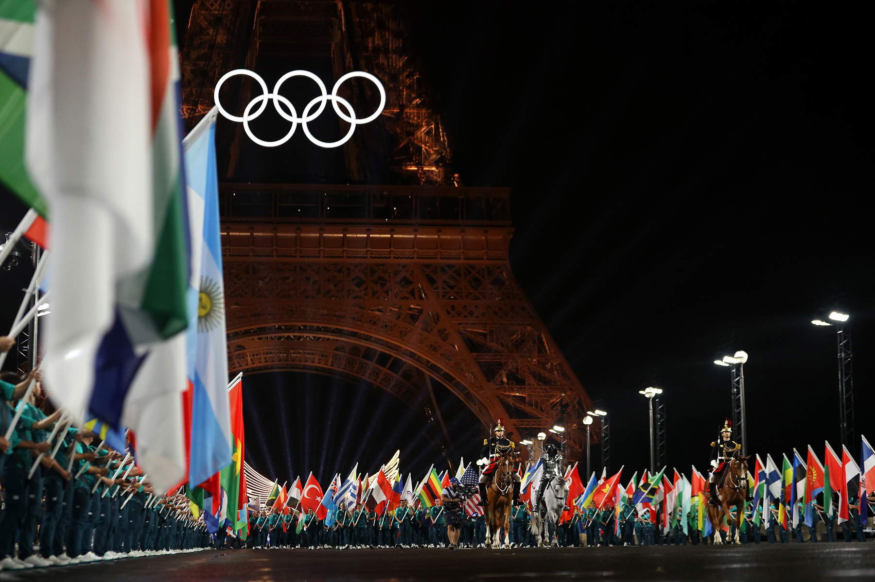 Larga, faraónica y divisiva. Cómo fue la ceremonia de inauguración de París 2024