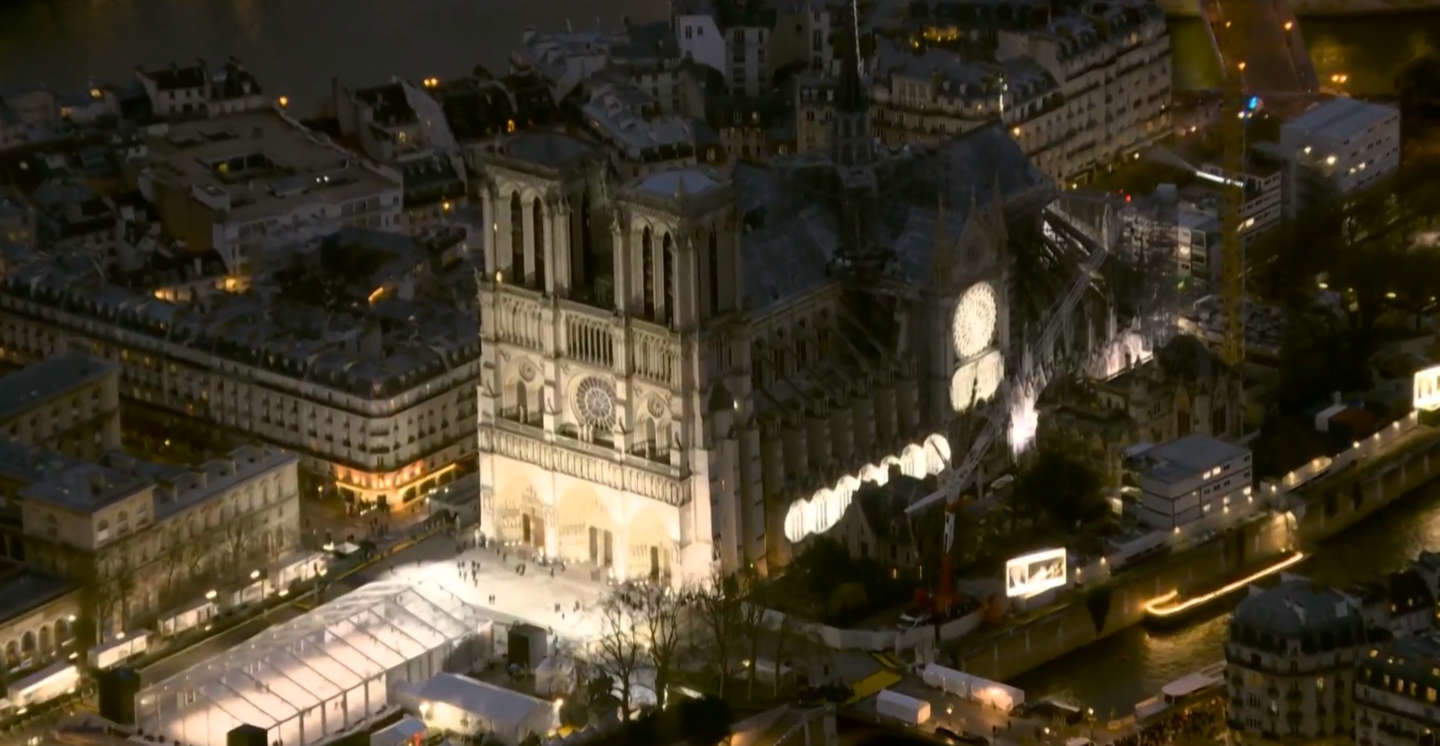 Cerimonia di riapertura di Notre Dame