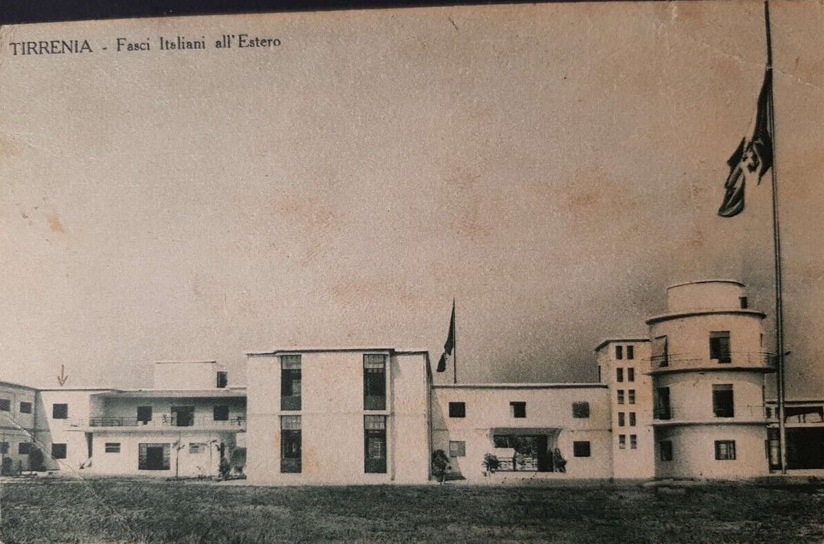 La colonia femminile dei Fasci Italiani all’Estero in una cartolina dell'epoca La colonia femminile dei Fasci Italiani all’Estero in una cartolina dell'epoca