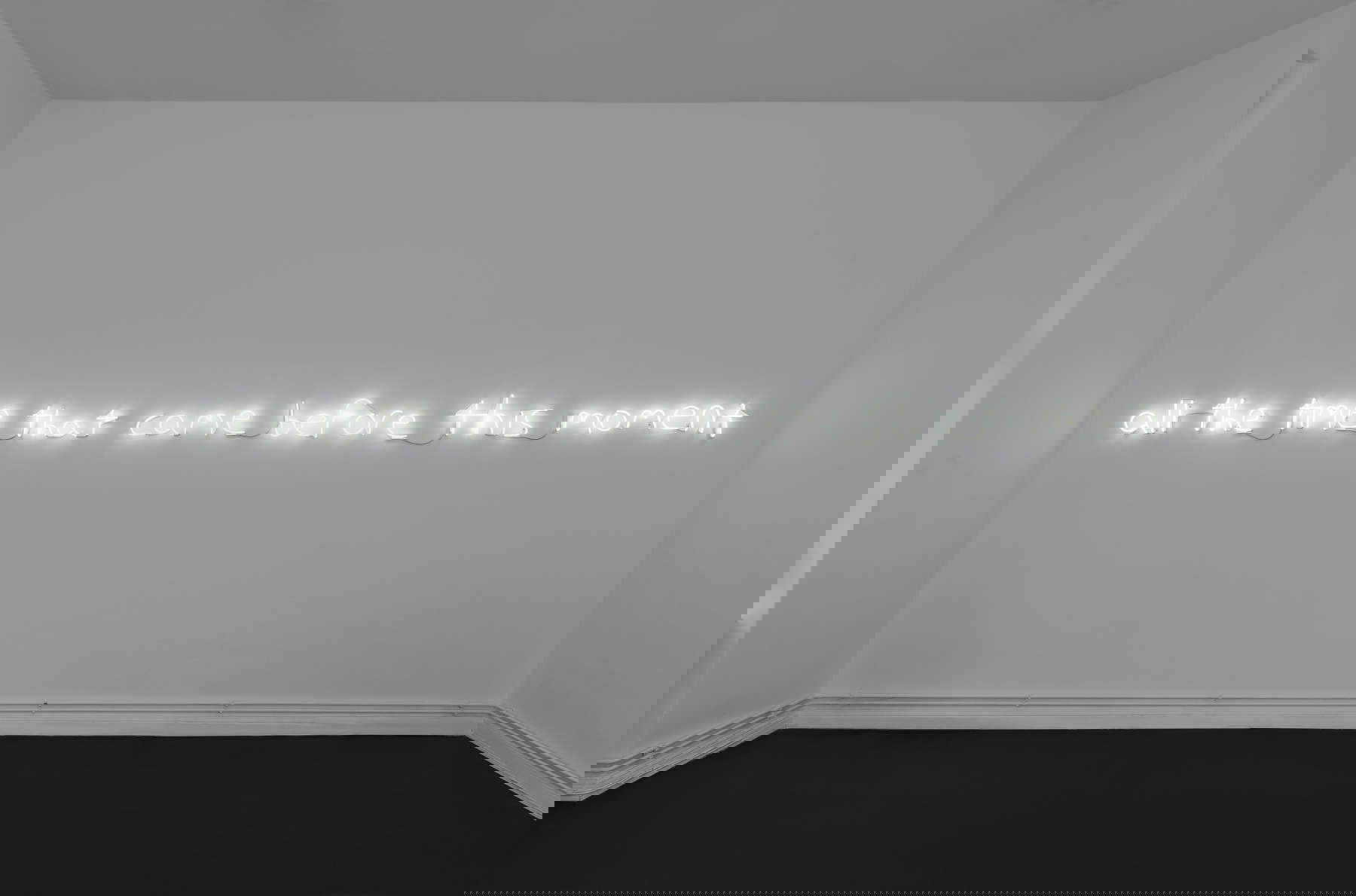 David Horvitz, All the time that came before this moment, all the time that will come after this moment (2019; neon, dimensioni variabili). Foto: Andrea Rossetti David Horvitz, All the time that came before this moment, all the time that will come after this moment (2019; neon, dimensioni variabili). Foto: Andrea Rossetti