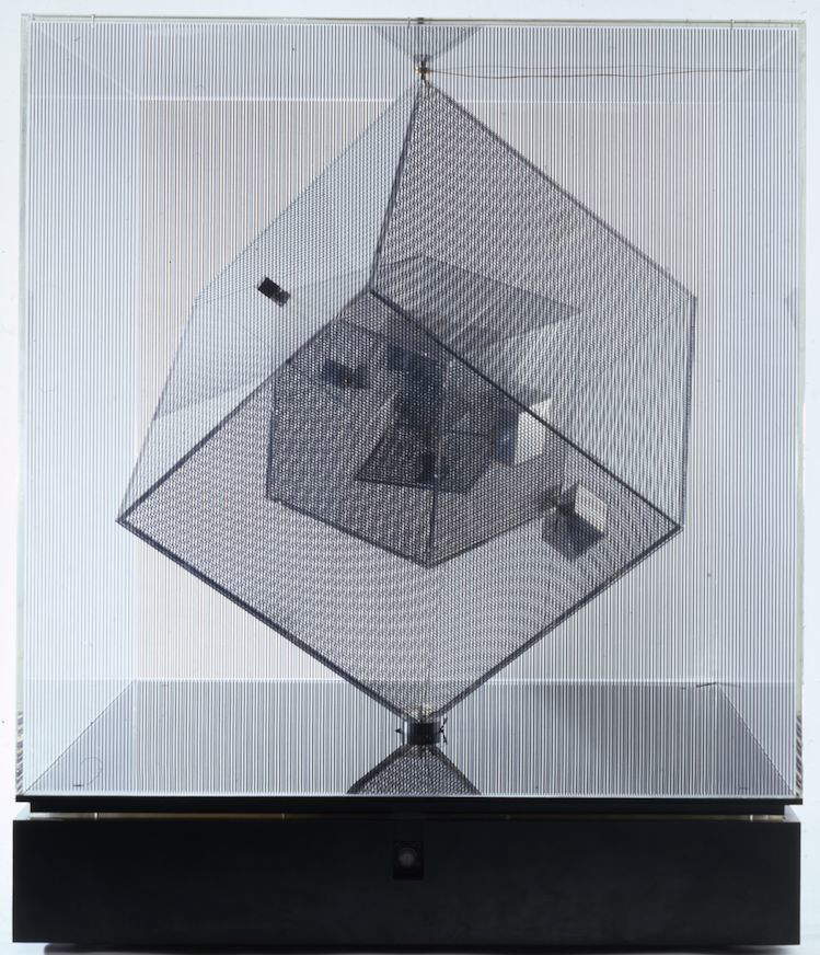 Davide Boriani, Hipercubo (1961-1965; técnica mixta, 87,5 x 87,5 x 87,5 cm). Foto: ML Fine Art Davide Boriani, Hipercubo (1961-1965; técnica mixta, 87,5 x 87,5 x 87,5 cm). Foto: ML Fine Art