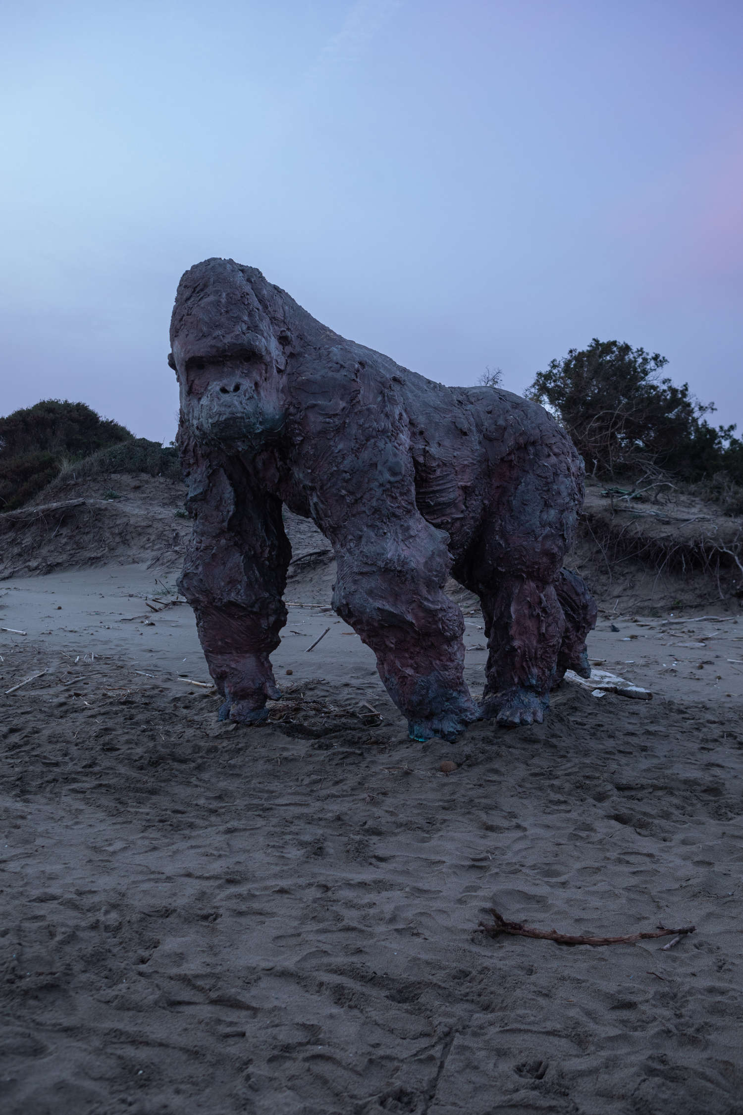 Davide Rivalta, Gorilla (2024). Photo: Daniele Molajoli