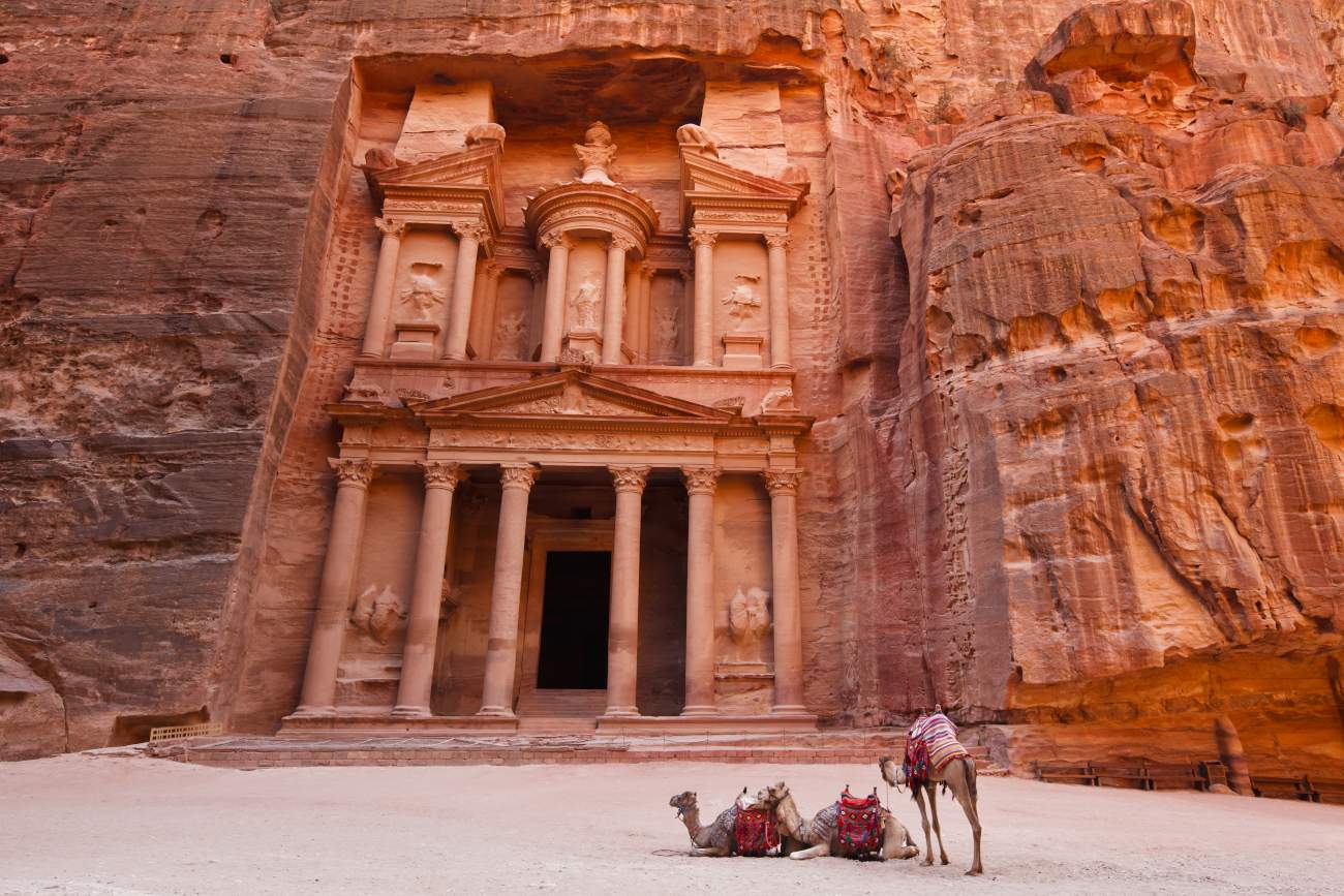 Petra and its ruins: places and experiences to discover the fascination of its history