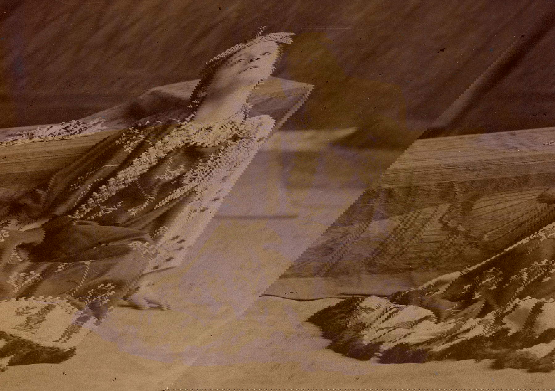 Eleonora Duse en Antonio y Cleopatra de W. Shakespeare, fotografía de Pau Audoaurd, hacia 1890 (Venecia, Fundación Giorgio Cini, Archivo Duse, Instituto del Teatro y la Ópera)