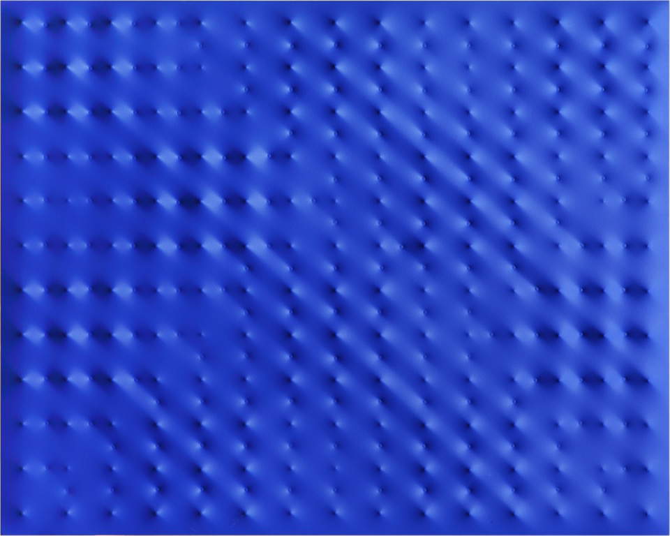 Enrico Castellani, Superficie blu (2009; acrilico su tela, 120 x 150 cm; Collezione privata)