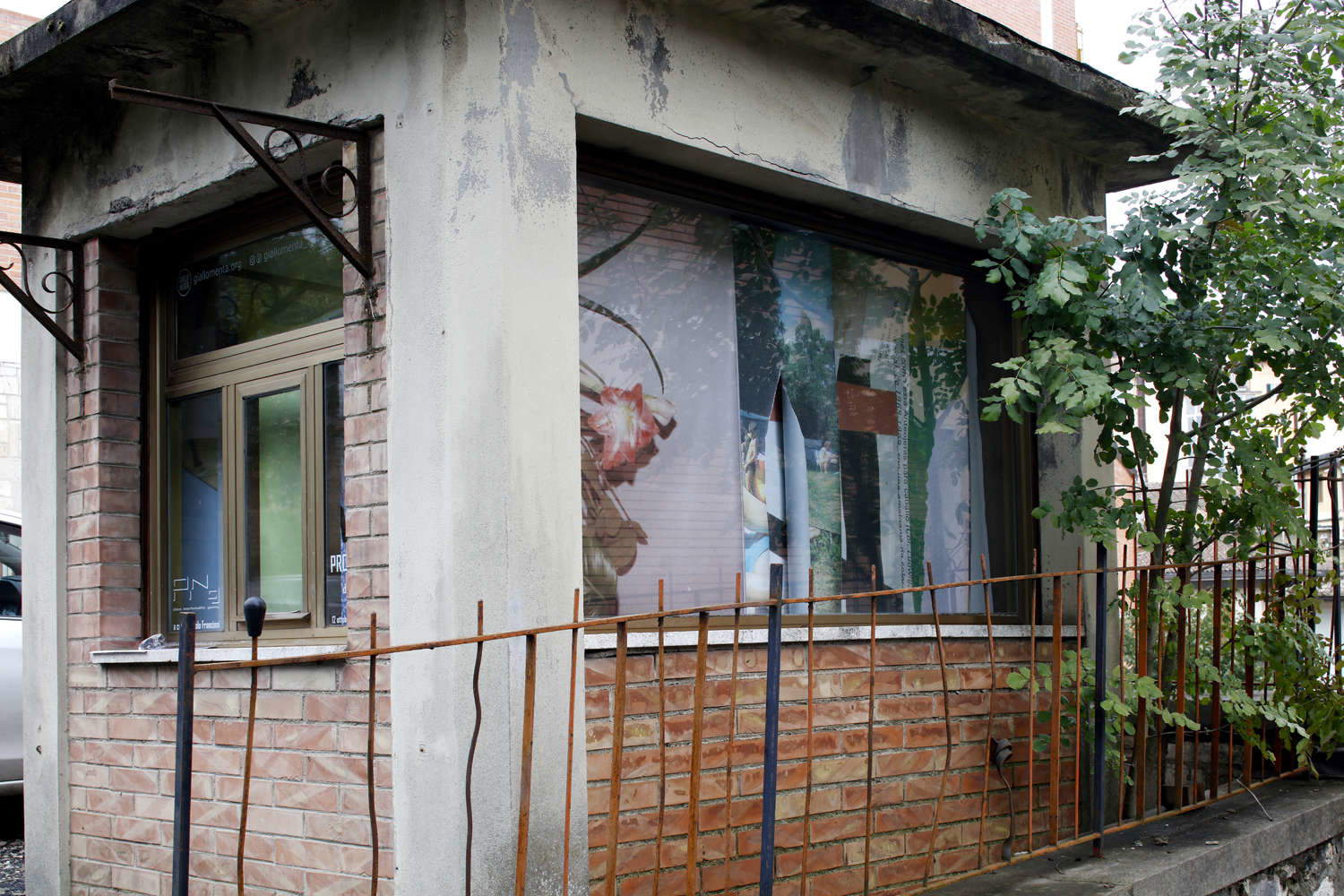 Ein ehemaliger Kiosk in Siena wird durch die Kunst von Cesare Biratoni wieder zum Leben erweckt