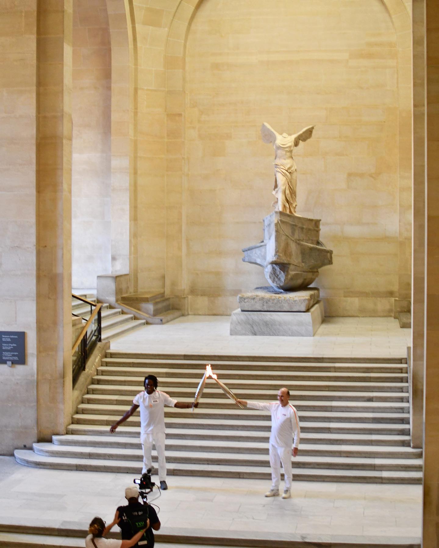 La llama olímpica de París 2024 en el Louvre. Foto: Nicolas Bousser/Louvre La llama olímpica de París 2024 en el Louvre. Foto: Nicolas Bousser/Louvre