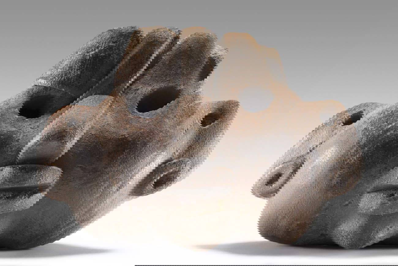 Fischietto a forma di volto, Cultura di Tlatilco, Altopiano Centrale, periodo preclassico (2500 a.C. – 200 d.C.) (ceramica; Museo Nacional de Antropología)