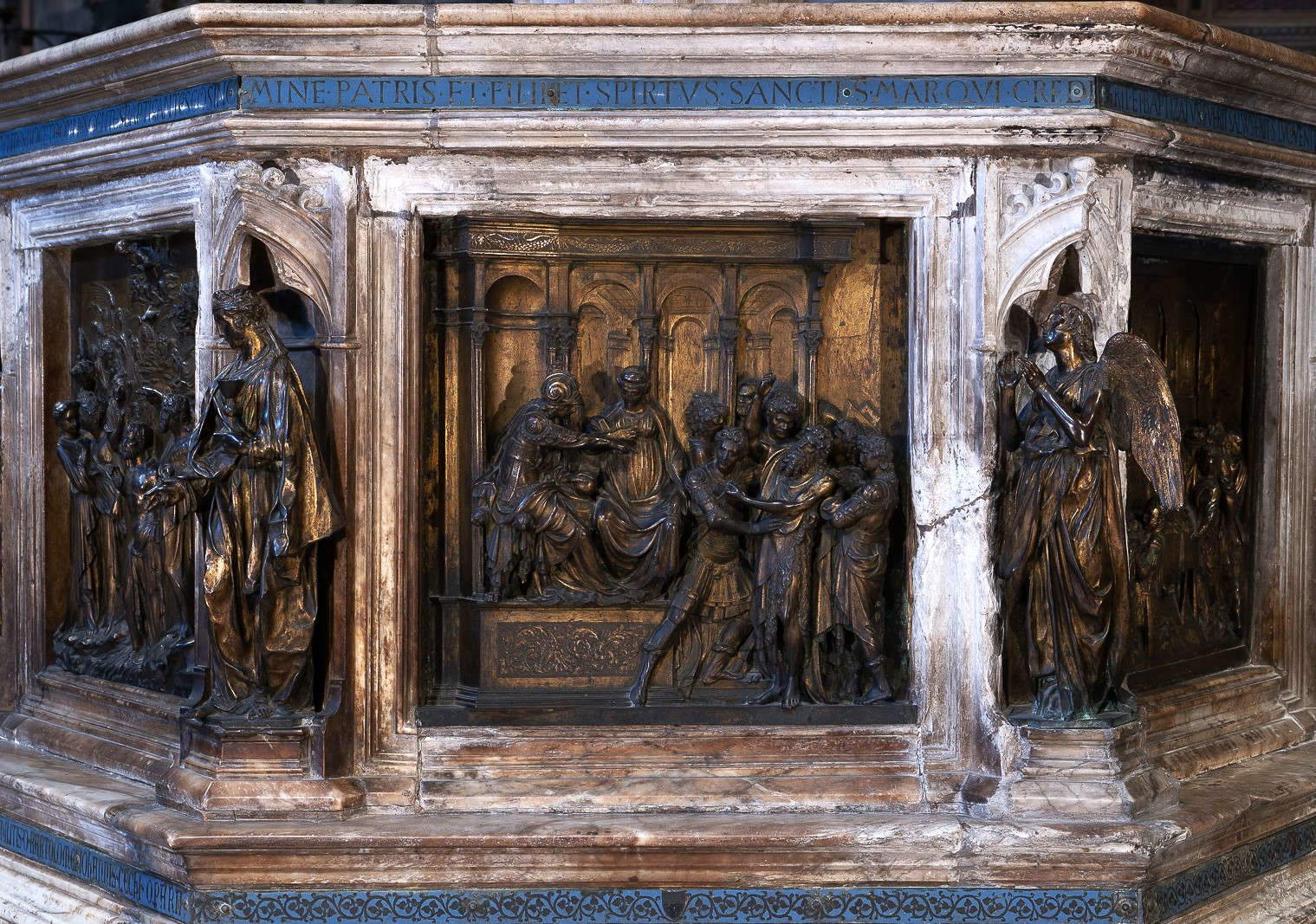 Lato con la Cattura del Battista di Lorenzo Ghiberti, prima del restauro