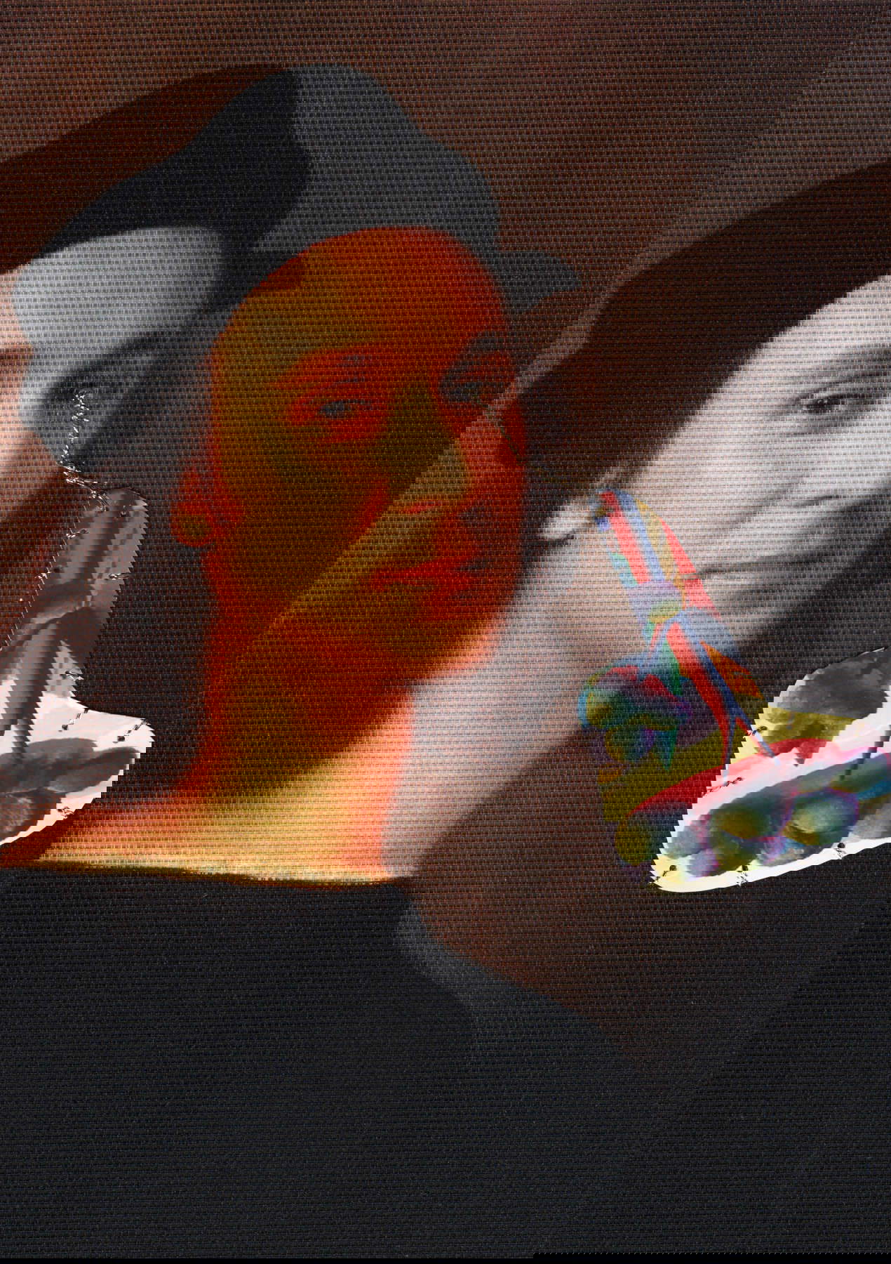 Francesco Vezzoli, Omaggio a Salvo (Studio Per “Self-Portrait As A Self-Portrait”), dettaglio (2013-2016; Stampa su tela, ricamo metallico, 32 x 23 cm). Su concessione dell'artista e di APALAZZOGALLERY Francesco Vezzoli, Omaggio a Salvo (Studio Per “Self-Portrait As A Self-Portrait”), dettaglio (2013-2016; Stampa su tela, ricamo metallico, 32 x 23 cm). Su concessione dell'artista e di APALAZZOGALLERY