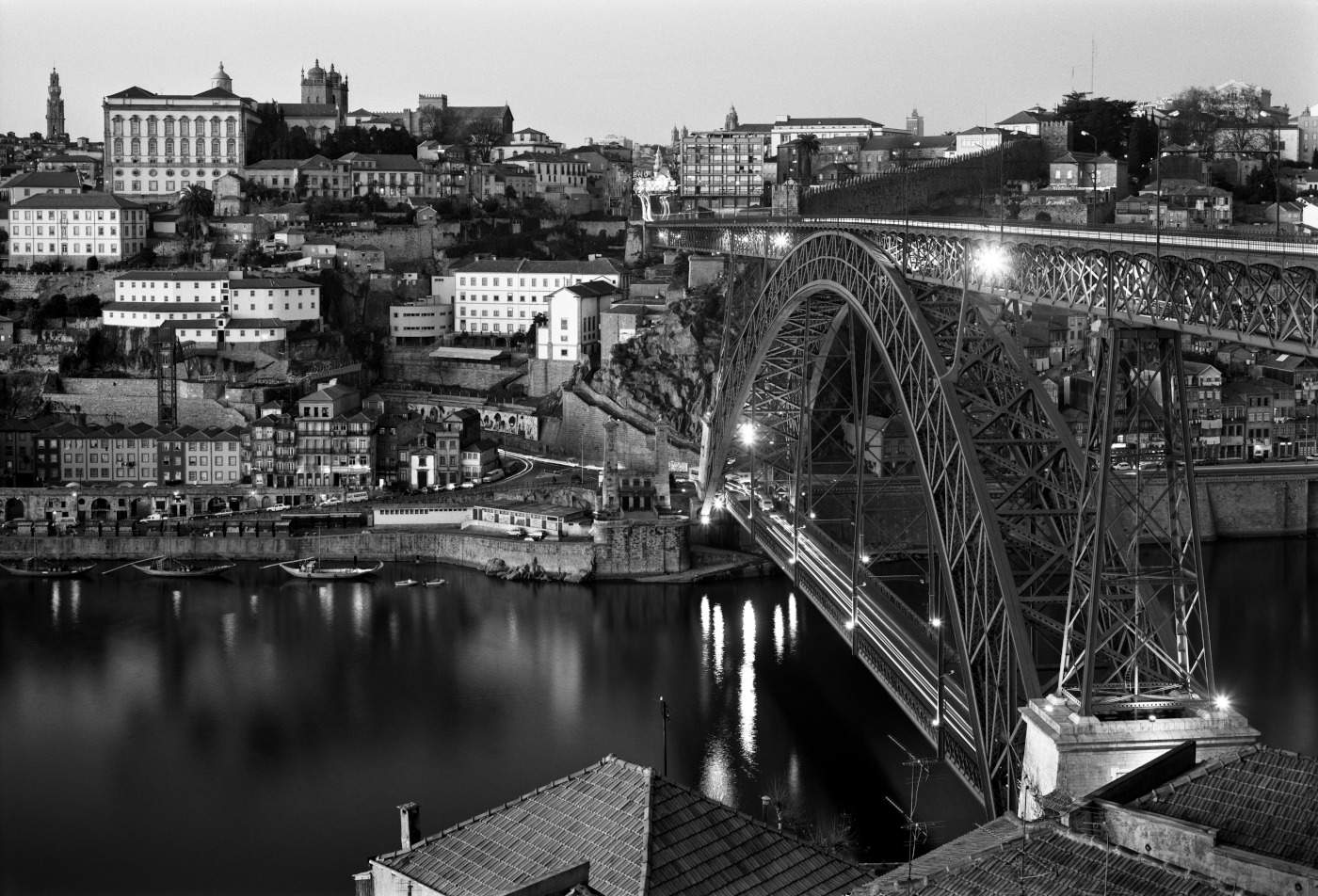 Gabriele Basilico, Porto, dalla serie Porti di mare (2008; stampa ai sali d’argento, 100 x 120 cm; Modena, FMAV Fondazione Modena Arti Visive).