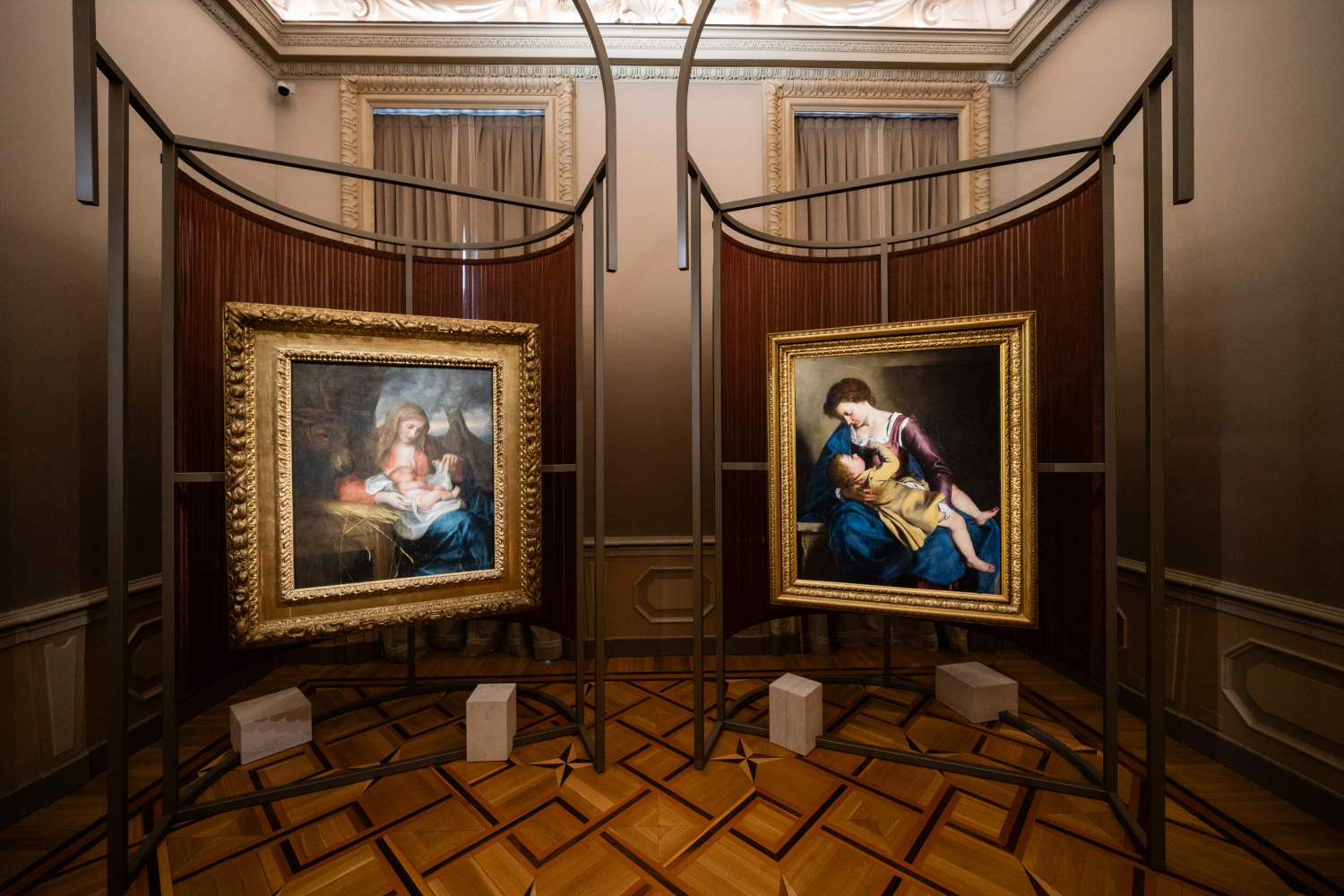 Gallerie d'Italia di Torino, a confronto le Madonne col Bambino di Gentileschi e Van Dyck della Galleria Corsini