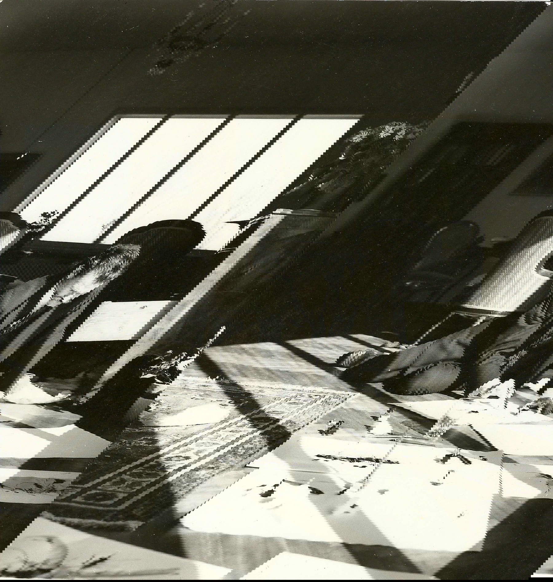 Georges Mathieu while painting at Casa Pagnani, 1959. Photo by Roberto Pagnani Georges Mathieu while painting at Casa Pagnani, 1959. Photo by Roberto Pagnani