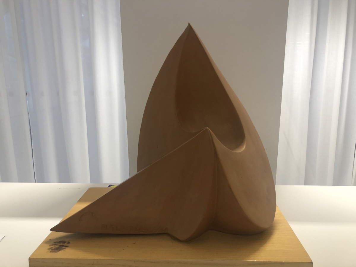 Giacomo Balla, Ligne à grande vitesse (terre cuite sur socle en bois, 41 x 39 cm ; Bologne, collection Golinelli)