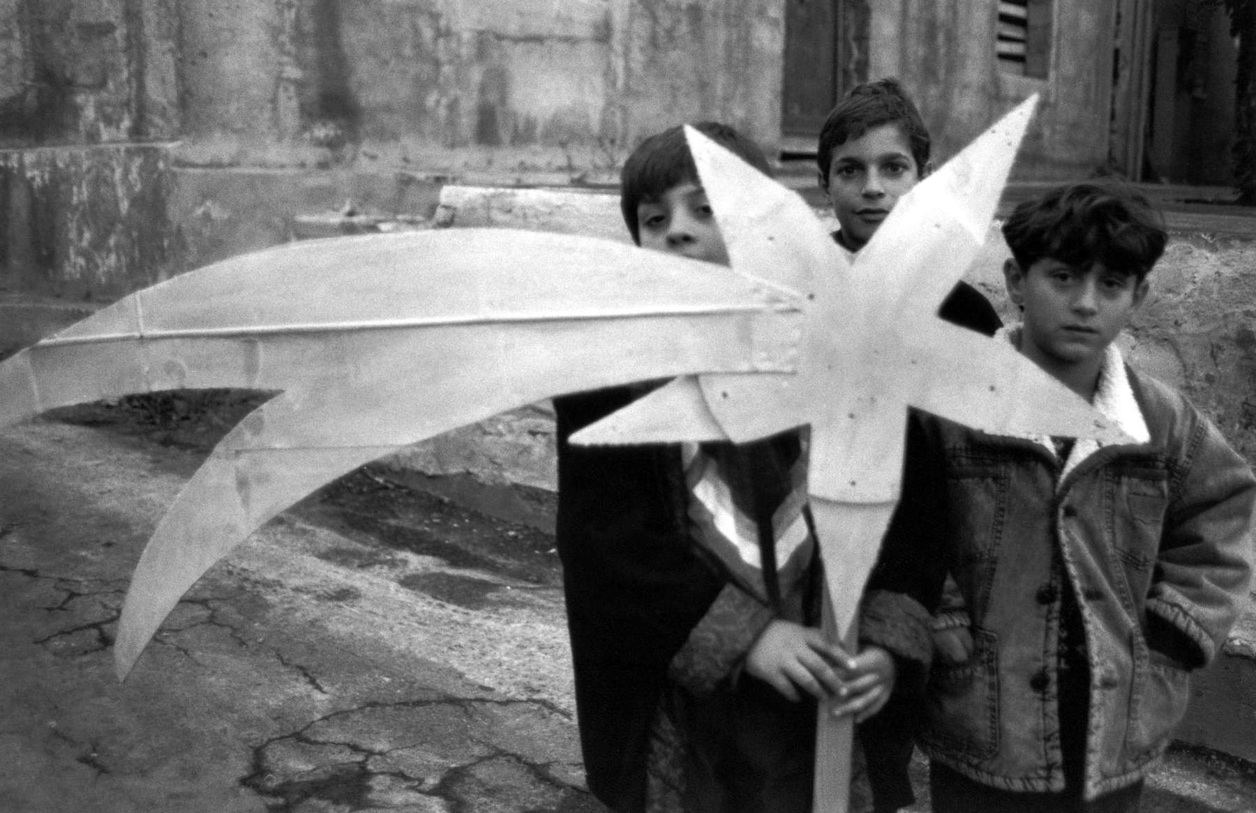 Gianni Berengo Gardin, Linosa (1991; stampa ai sali d'argento Vintage print). Foto ©Gianni Berengo Gardin, tutti i diritti riservati. Su concessione di Archivio Gianni Berengo Gardin, Milano Gianni Berengo Gardin, Linosa (1991; stampa ai sali d'argento Vintage print). Foto ©Gianni Berengo Gardin, tutti i diritti riservati. Su concessione di Archivio Gianni Berengo Gardin, Milano