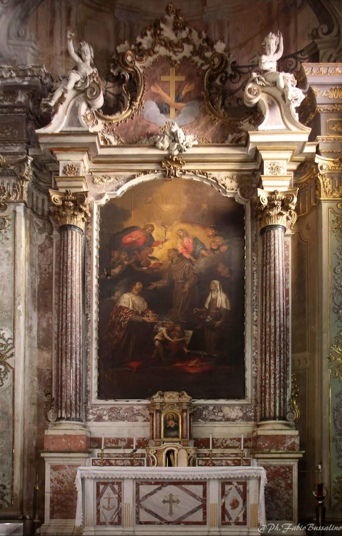 Das Werk von Giovanni Andrea De Ferrari auf dem Altar der Kirche. Foto: Fabio Bussalino Das Werk von Giovanni Andrea De Ferrari auf dem Altar der Kirche. Foto: Fabio Bussalino