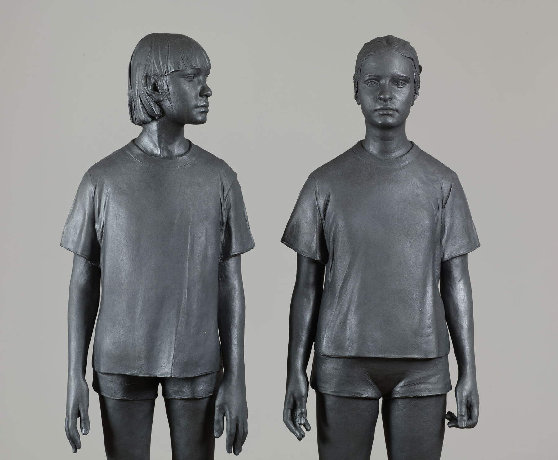 Giuseppe Bergomi, Ilaria and Valentina on parallelepiped, detail (2003; bronze) Giuseppe Bergomi, Ilaria and Valentina on parallelepiped, detail (2003; bronze)