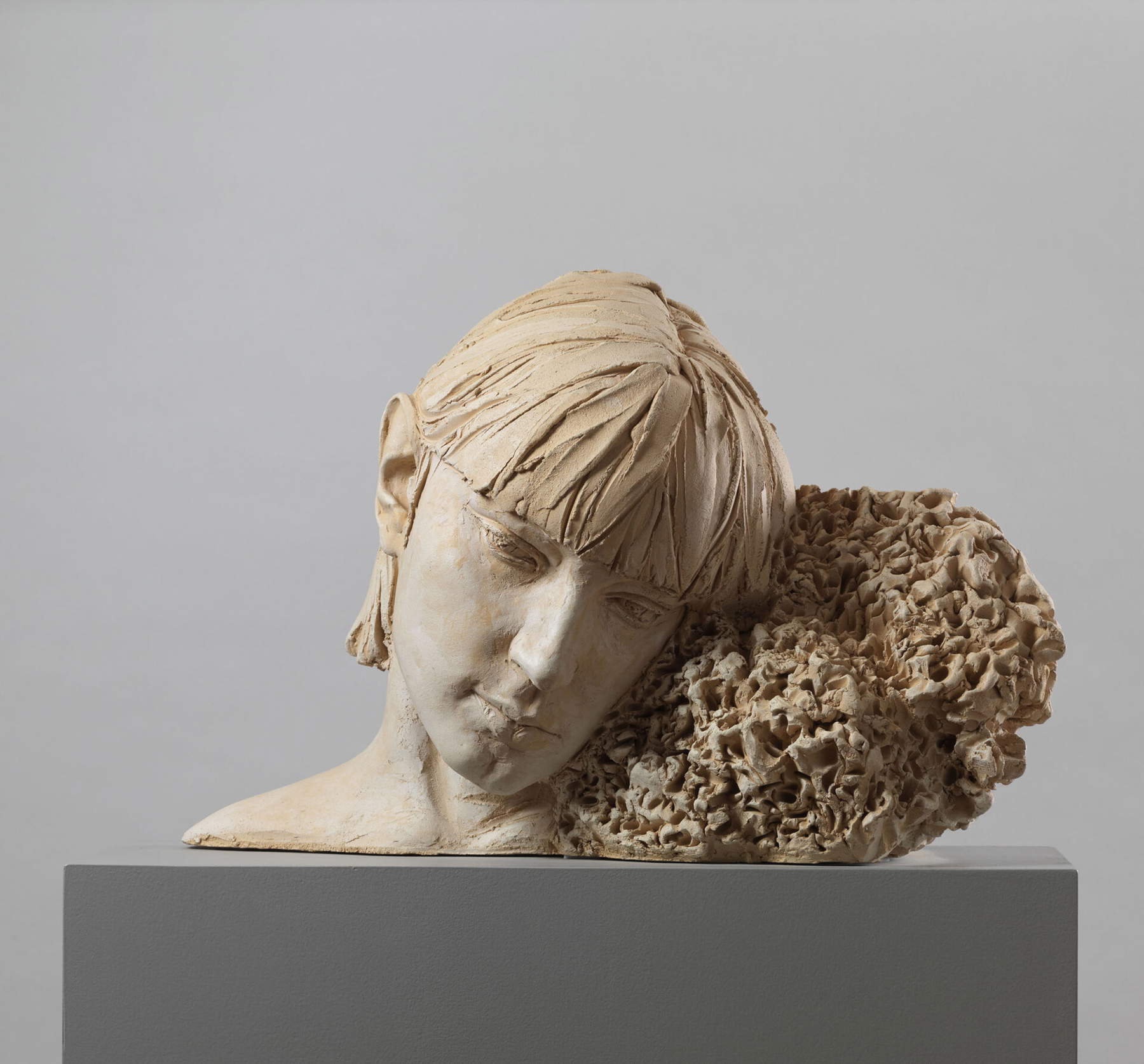 Giuseppe Bergomi, Head of Valentina with sponge (2021-2022; terracotta) Giuseppe Bergomi, Head of Valentina with sponge (2021-2022; terracotta)