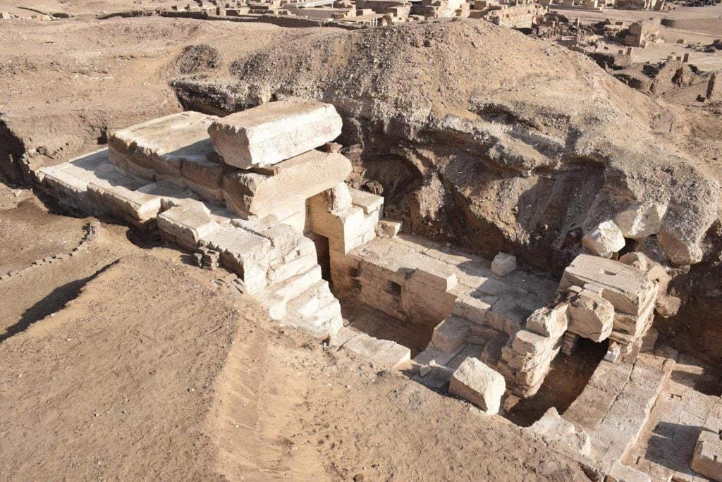 Templo ptolemaico de Athribis Templo ptolemaico de Athribis