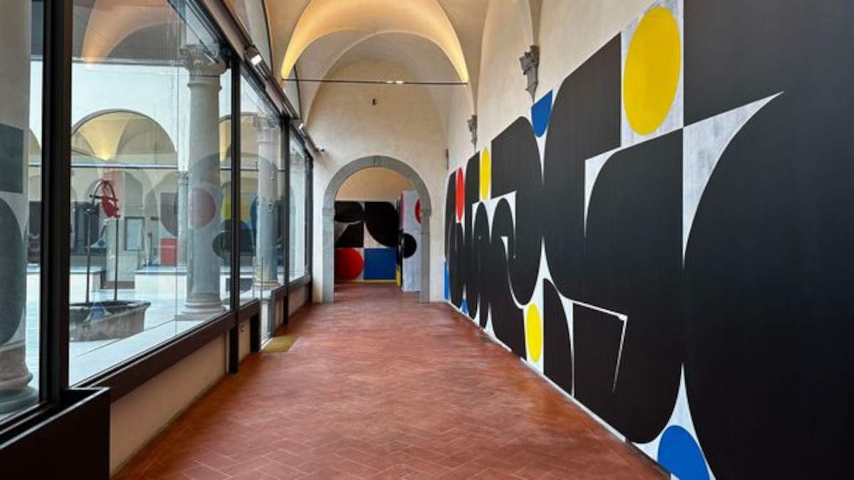 Street art arrives for the first time in the loggia of Florence's Museo Novecento