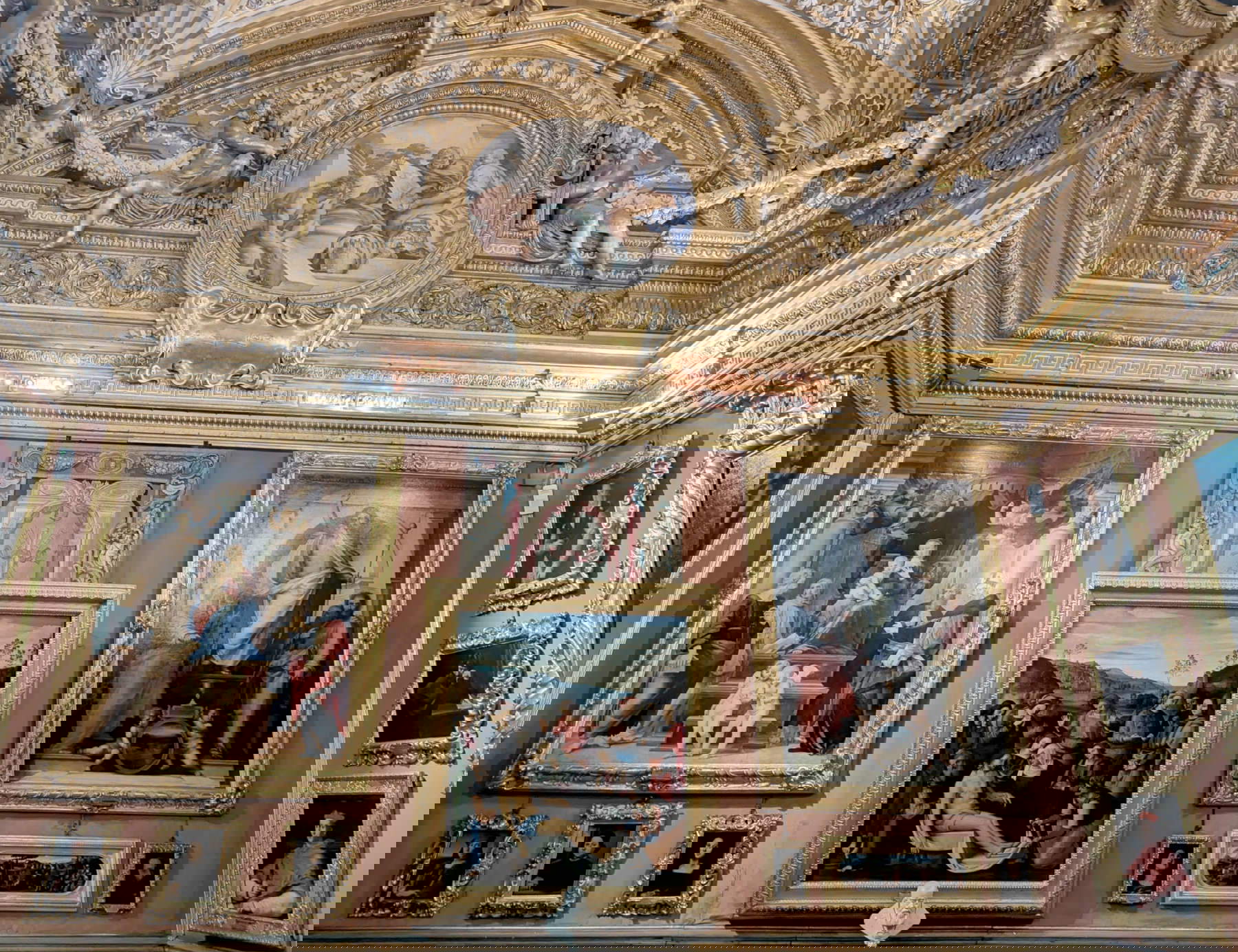 La Madonna del Baldacchino di Raffaello a Palazzo Pitti La Madonna del Baldacchino di Raffaello a Palazzo Pitti
