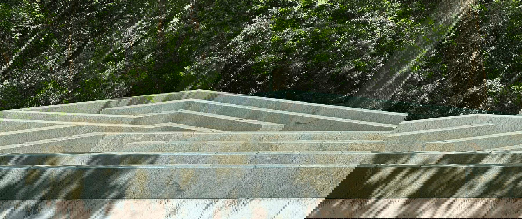 Robert Morris' Labyrinth at Celle Farm - Gori Collection Robert Morris' Labyrinth at Celle Farm - Gori Collection